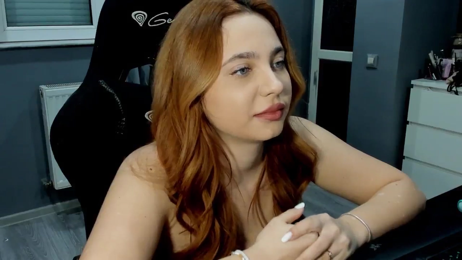 Gallery image thumbnail from BlueeeS's myfreecams stream on, 03/18/2026, 20:18 image 20 of 20