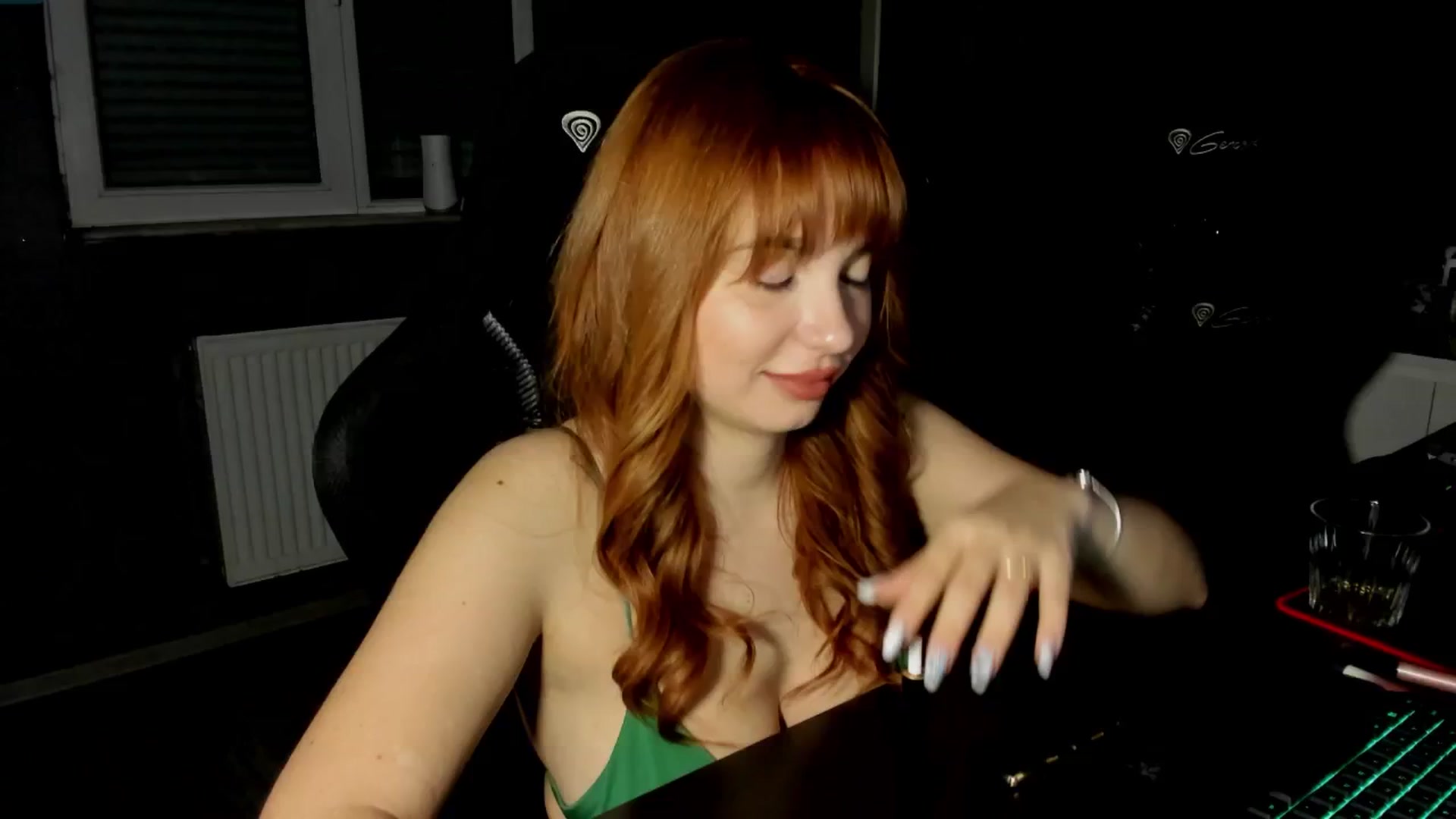 Gallery image thumbnail from BlueeeS's myfreecams stream on, 04/30/2026, 01:06 image 10 of 20