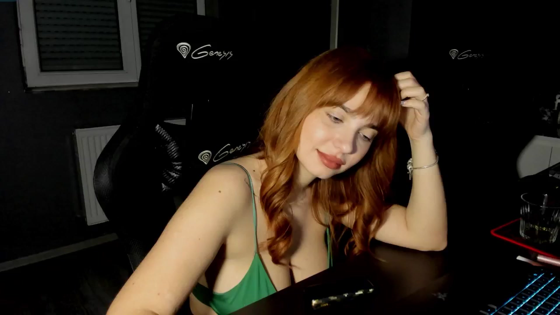 Gallery image thumbnail from BlueeeS's myfreecams stream on, 04/30/2026, 01:06 image 16 of 20