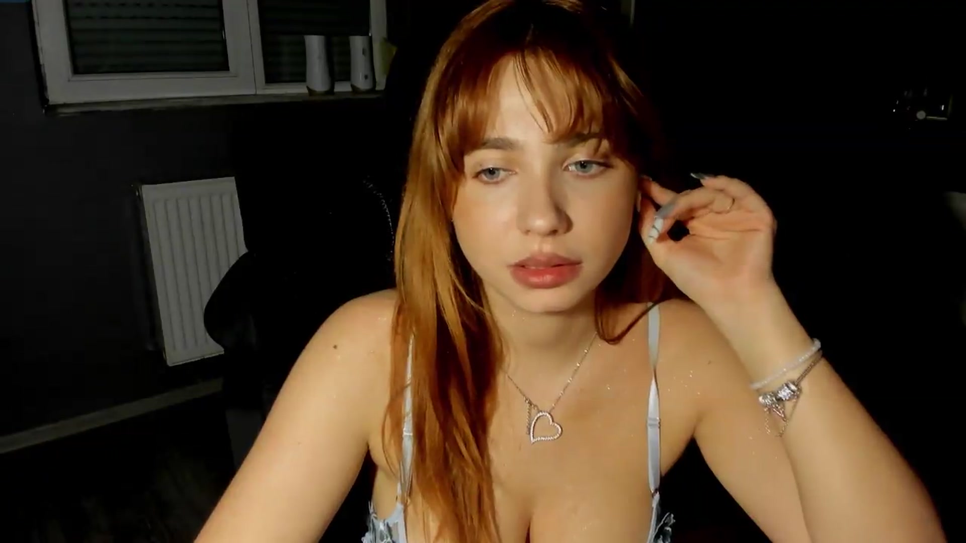 Gallery image thumbnail from BlueeeS's myfreecams stream on, 06/04/2026, 01:37 image 17 of 20