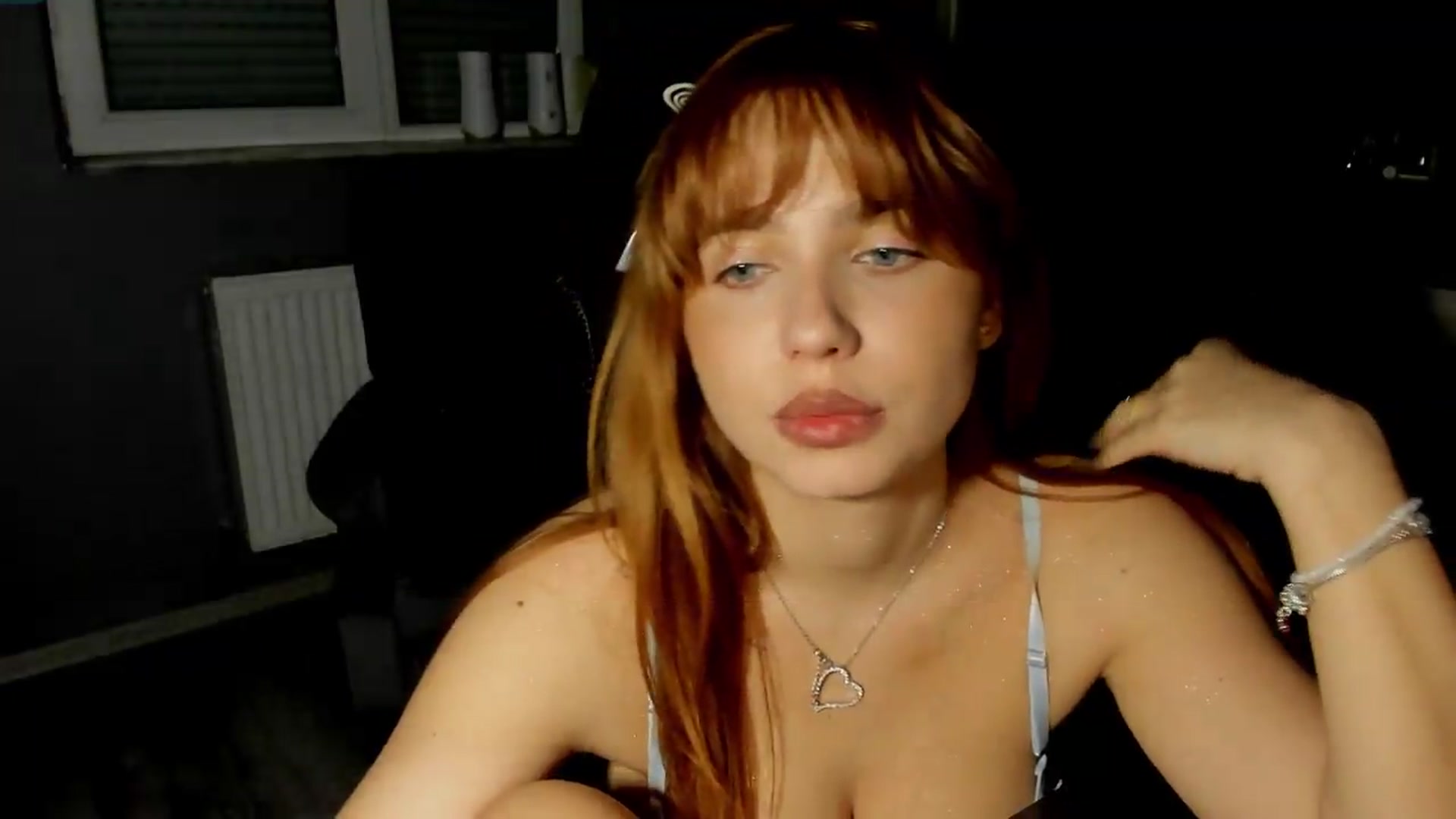 Gallery image thumbnail from BlueeeS's myfreecams stream on, 06/04/2026, 01:37 image 8 of 20