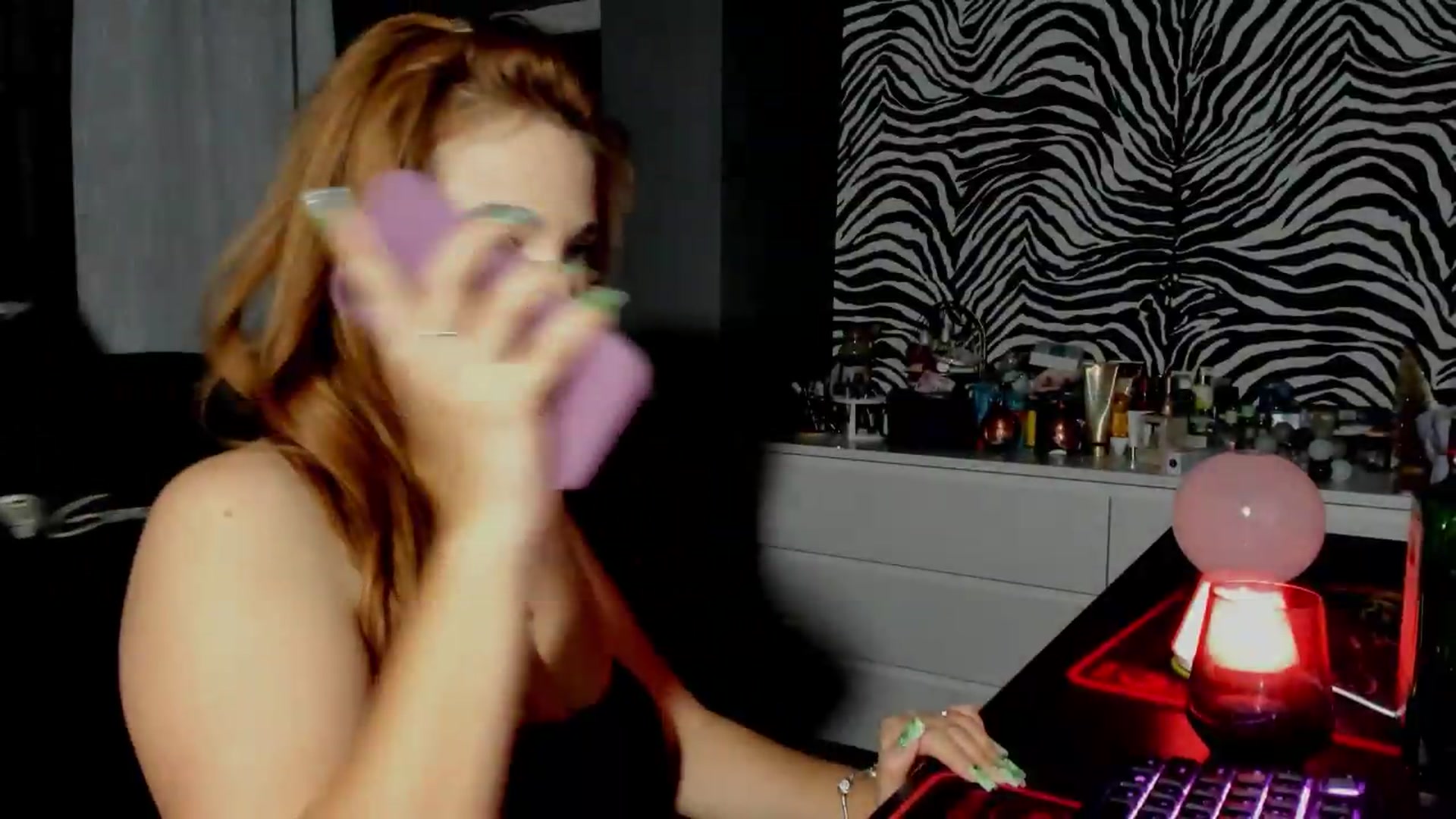 Gallery image thumbnail from BlueeeS's myfreecams stream on, 08/20/2026, 01:08 image 18 of 20