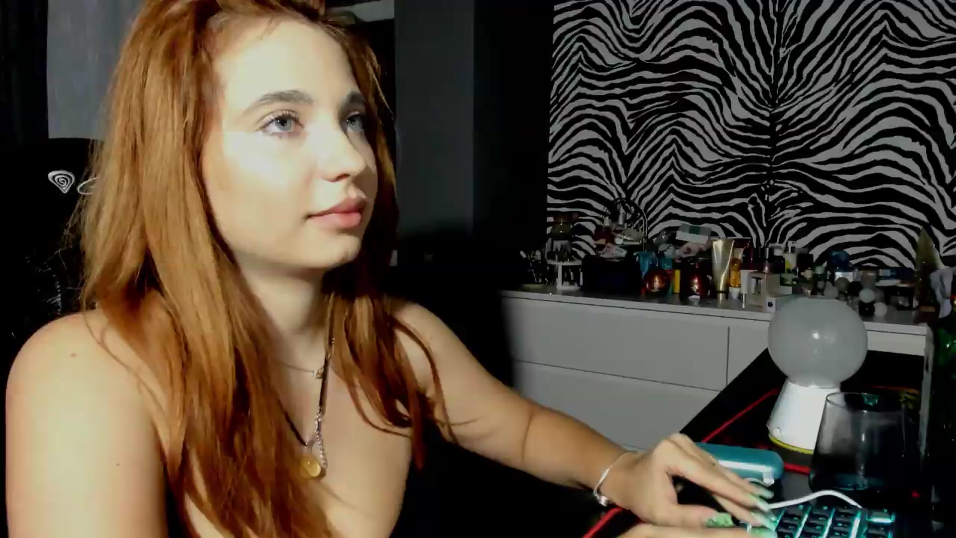 Gallery image thumbnail from BlueeeS's myfreecams stream on, 08/20/2026, 04:15 image 1 of 20