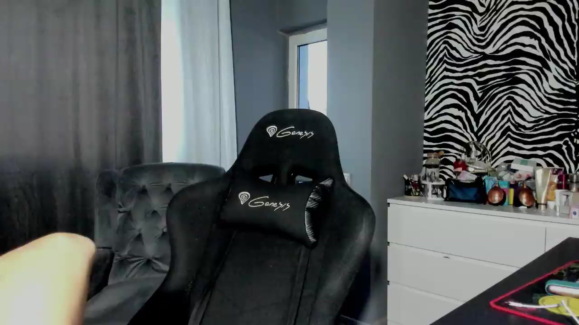 Gallery image thumbnail from BlueeeS's myfreecams stream on, 08/21/2026, 17:21 image 2 of 20