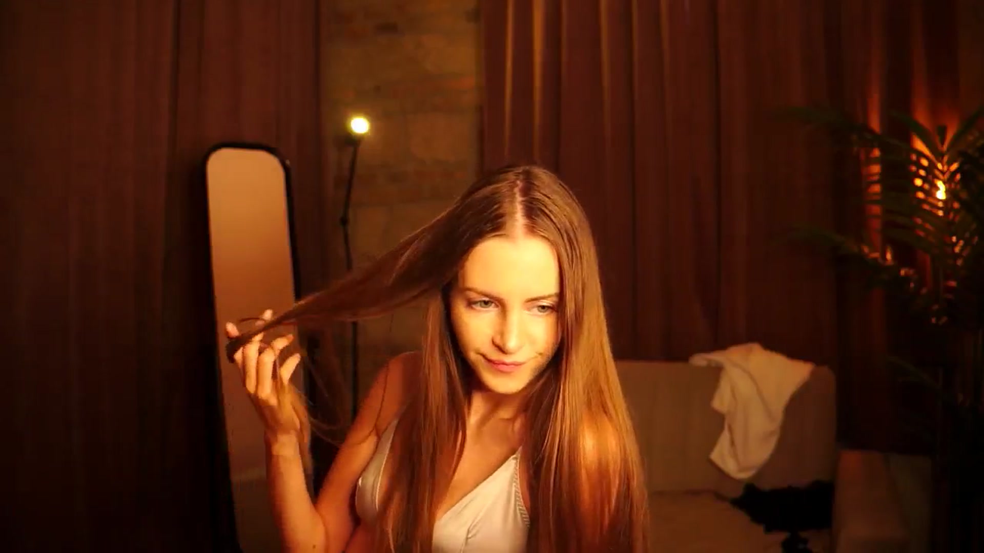 Gallery image thumbnail from Blueeyeess's myfreecams stream on, 08/24/2024, 13:54 image 16 of 20