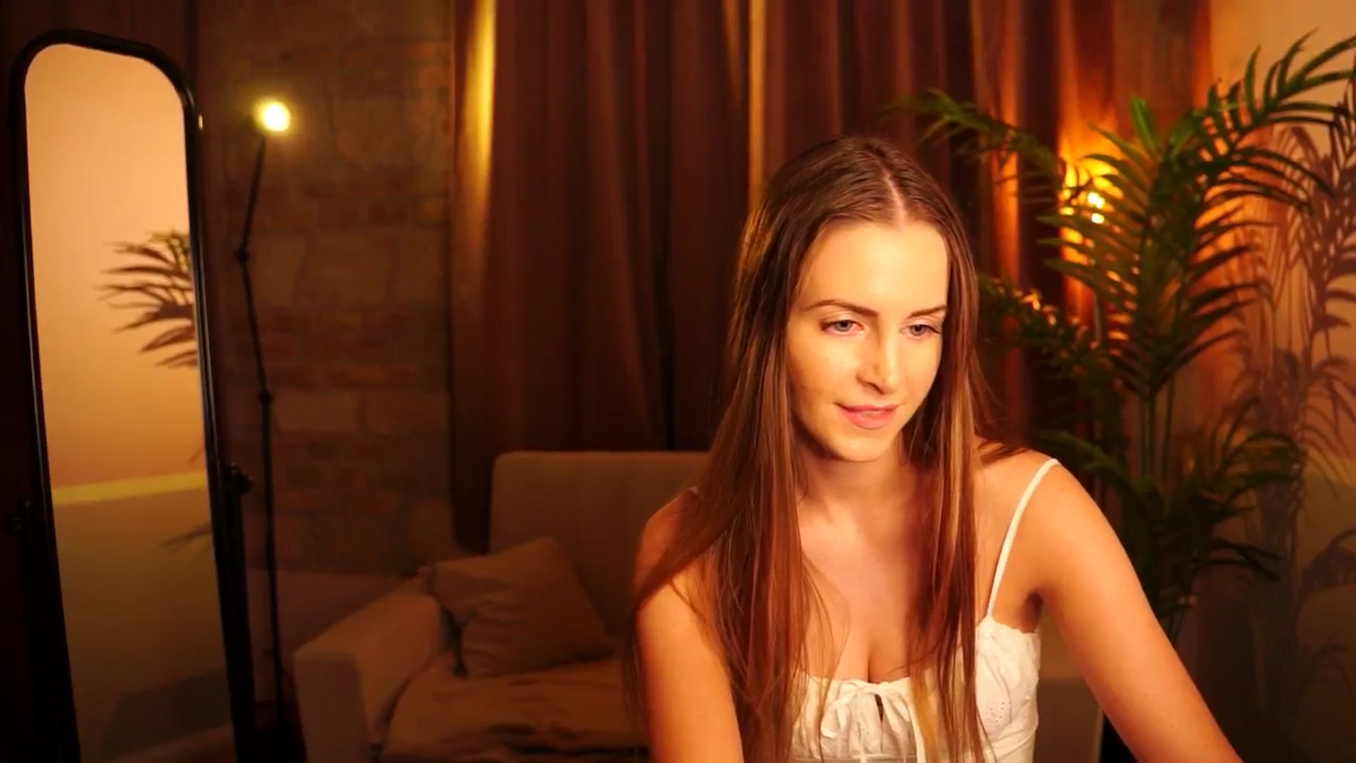 Gallery image thumbnail from Blueeyeess's myfreecams stream on, 08/26/2024, 18:42 image 14 of 20