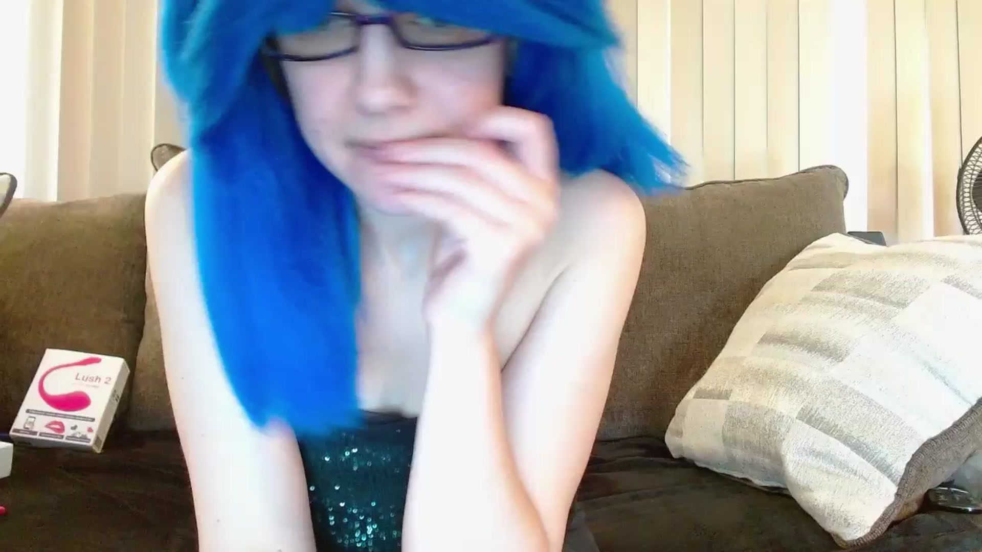Gallery image thumbnail from Bluerazz18's myfreecams stream on, 05/26/2025, 19:23 image 16 of 20