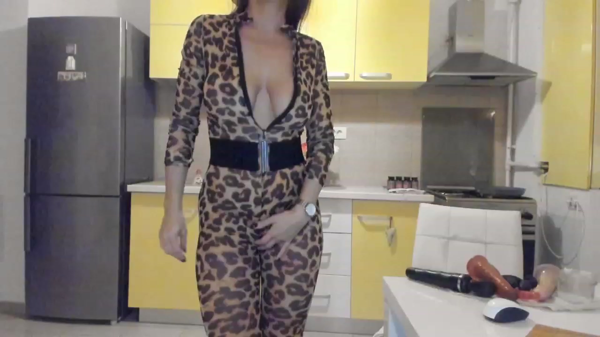 Gallery image thumbnail from BlueyesC's myfreecams stream on, 02/04/2023, 16:49 image 8 of 20