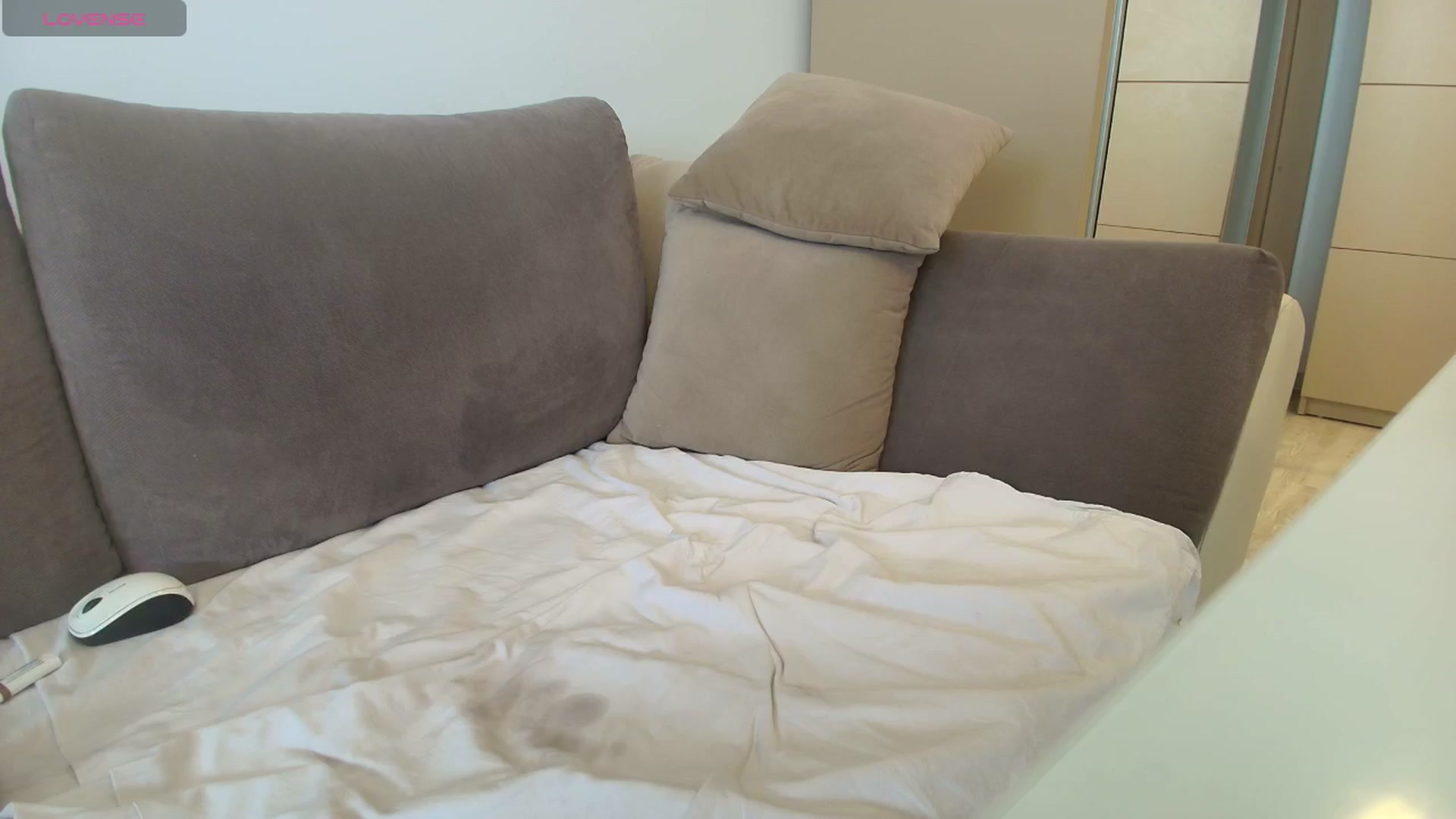 Gallery image thumbnail from BlueyesC's myfreecams stream on, 04/13/2026, 06:30 image 16 of 20