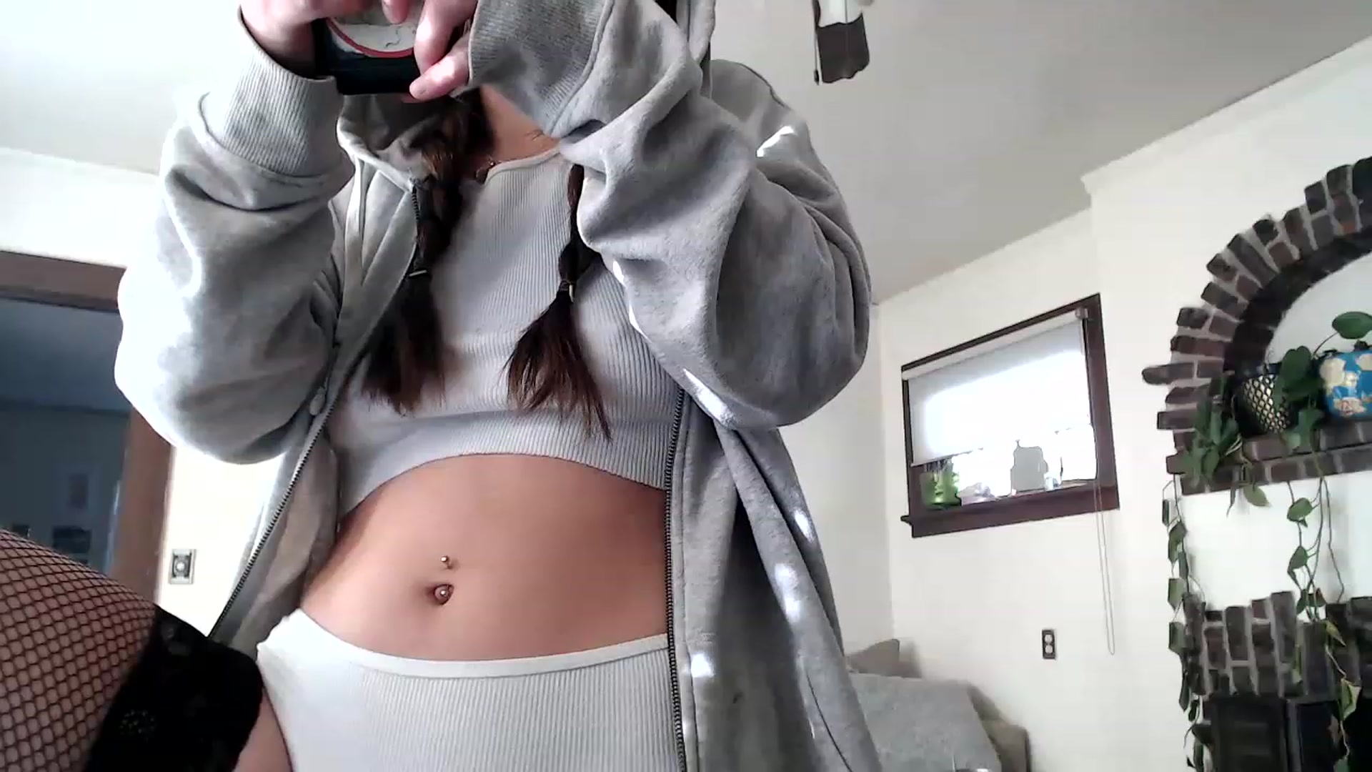 Gallery image thumbnail from Bluntgirl's myfreecams stream on, 11/19/2022, 20:30 image 18 of 20
