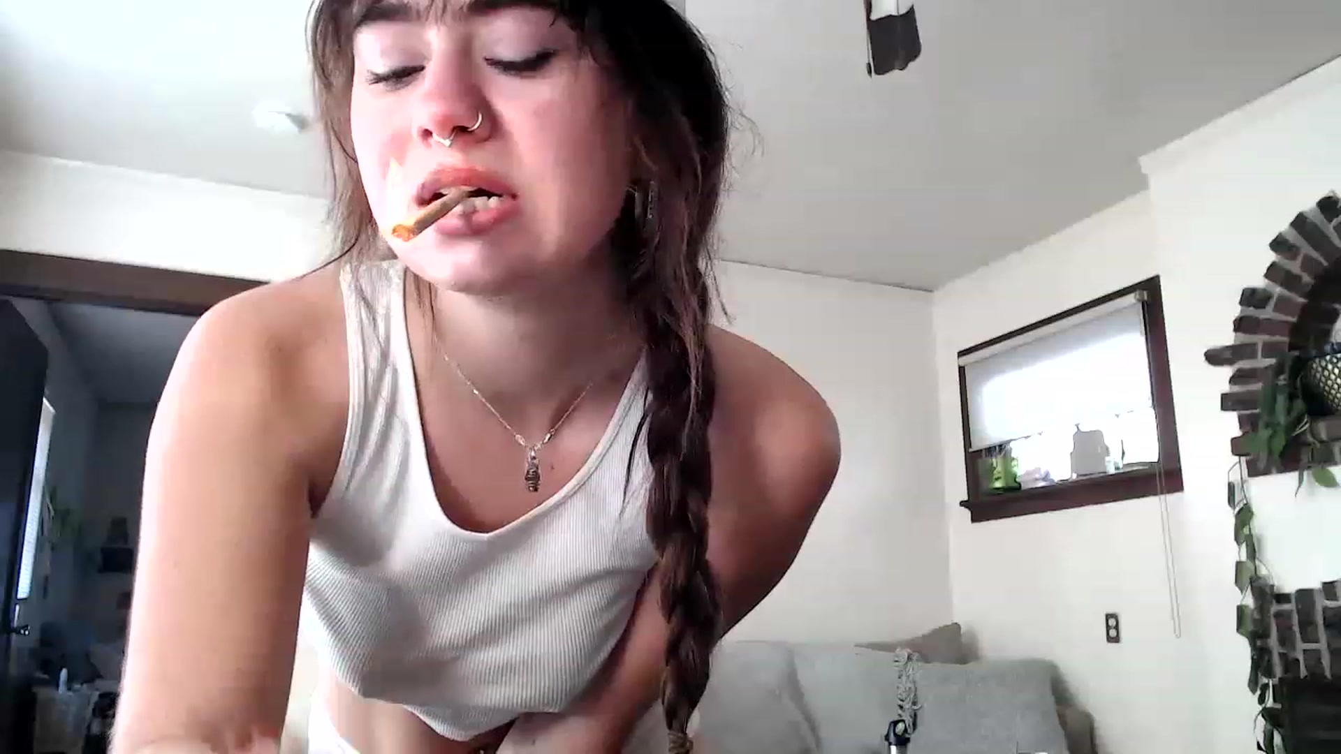 Gallery image thumbnail from Bluntgirl's myfreecams stream on, 11/19/2022, 20:30 image 5 of 20