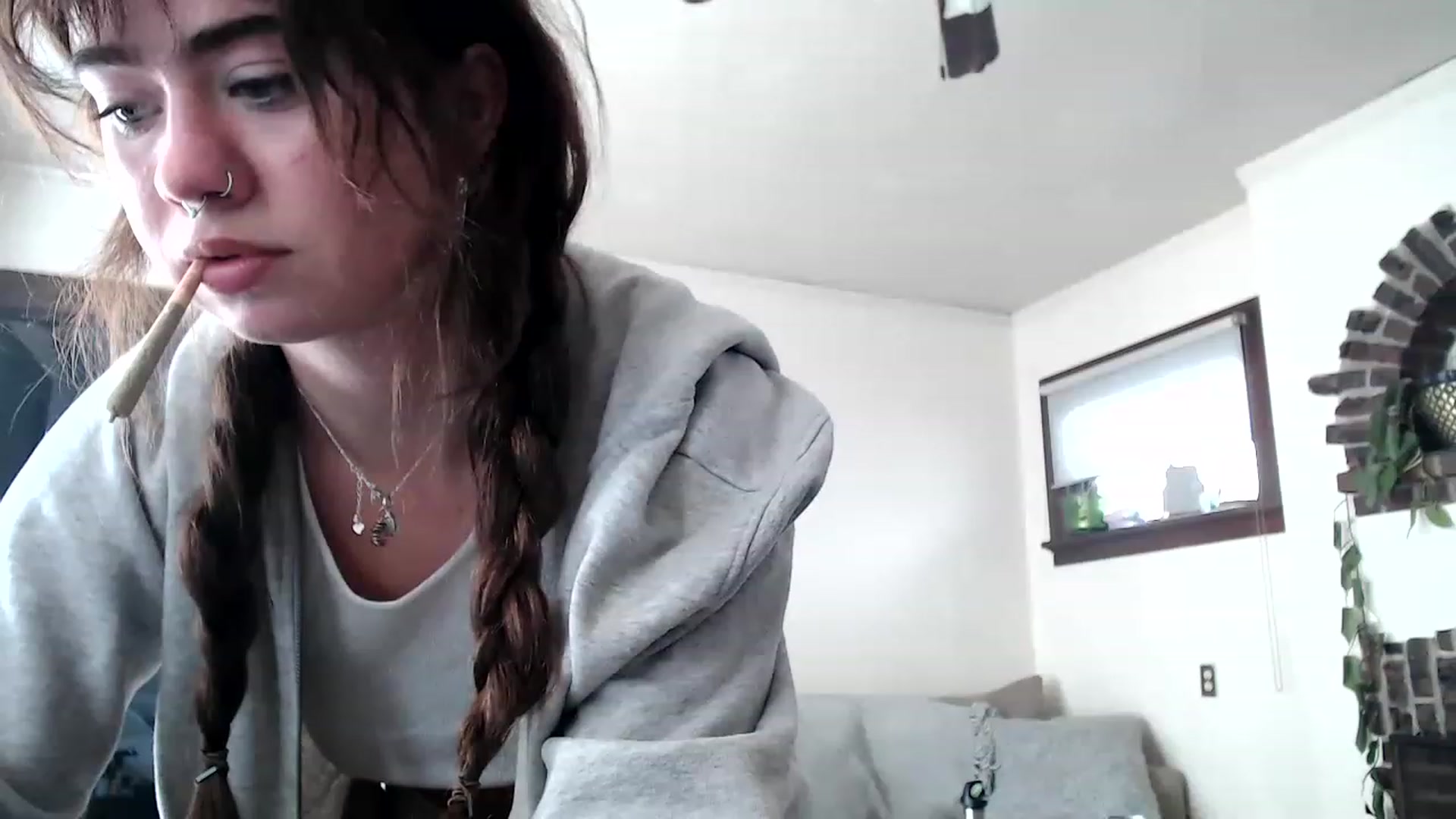 Gallery image thumbnail from Bluntgirl's myfreecams stream on, 11/19/2022, 20:30 image 14 of 20