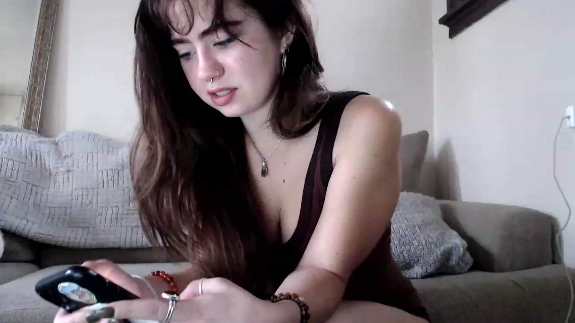 Gallery image thumbnail from Bluntgirl's myfreecams stream on, 11/27/2022, 22:09 image 18 of 20