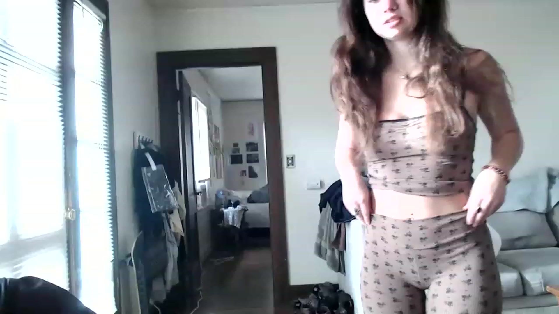 Gallery image thumbnail from Bluntgirl's myfreecams stream on, 12/04/2022, 21:45 image 6 of 20