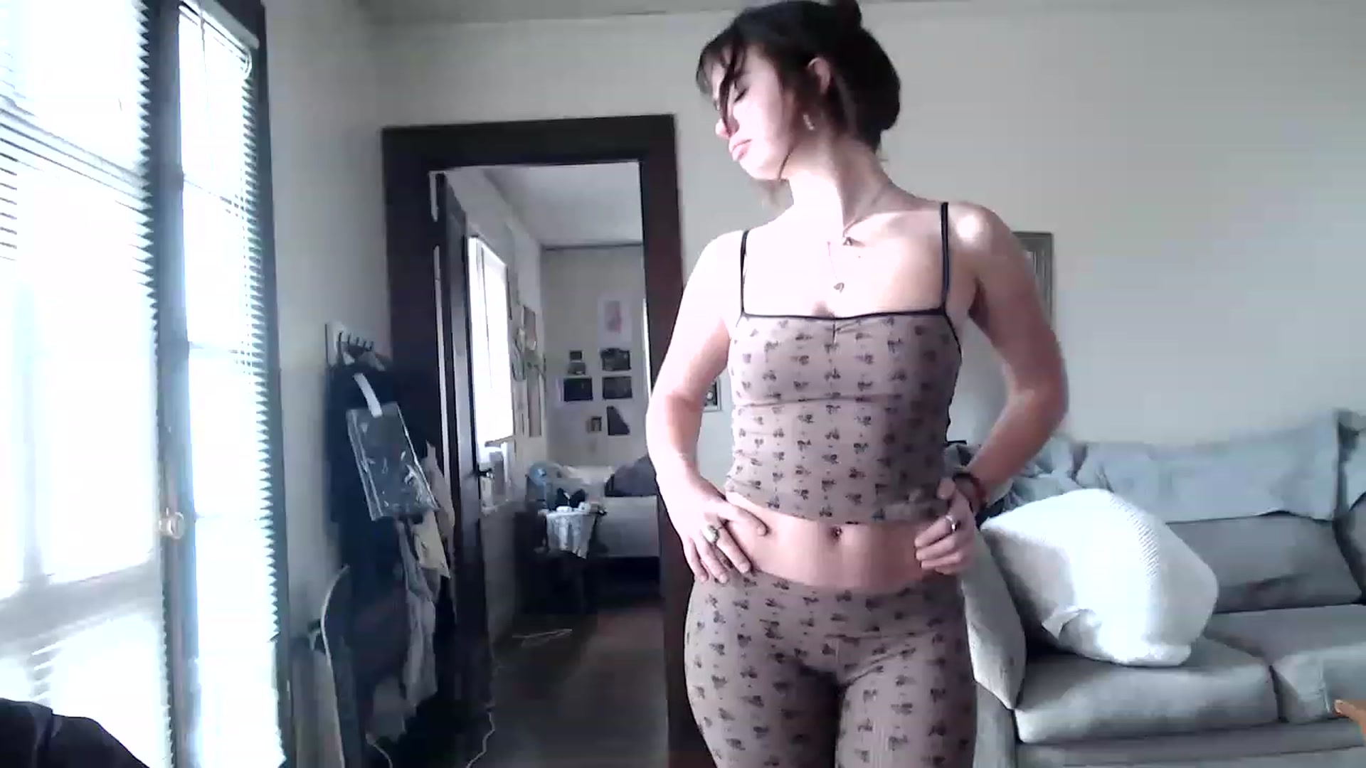 Gallery image thumbnail from Bluntgirl's myfreecams stream on, 12/04/2022, 21:45 image 9 of 20