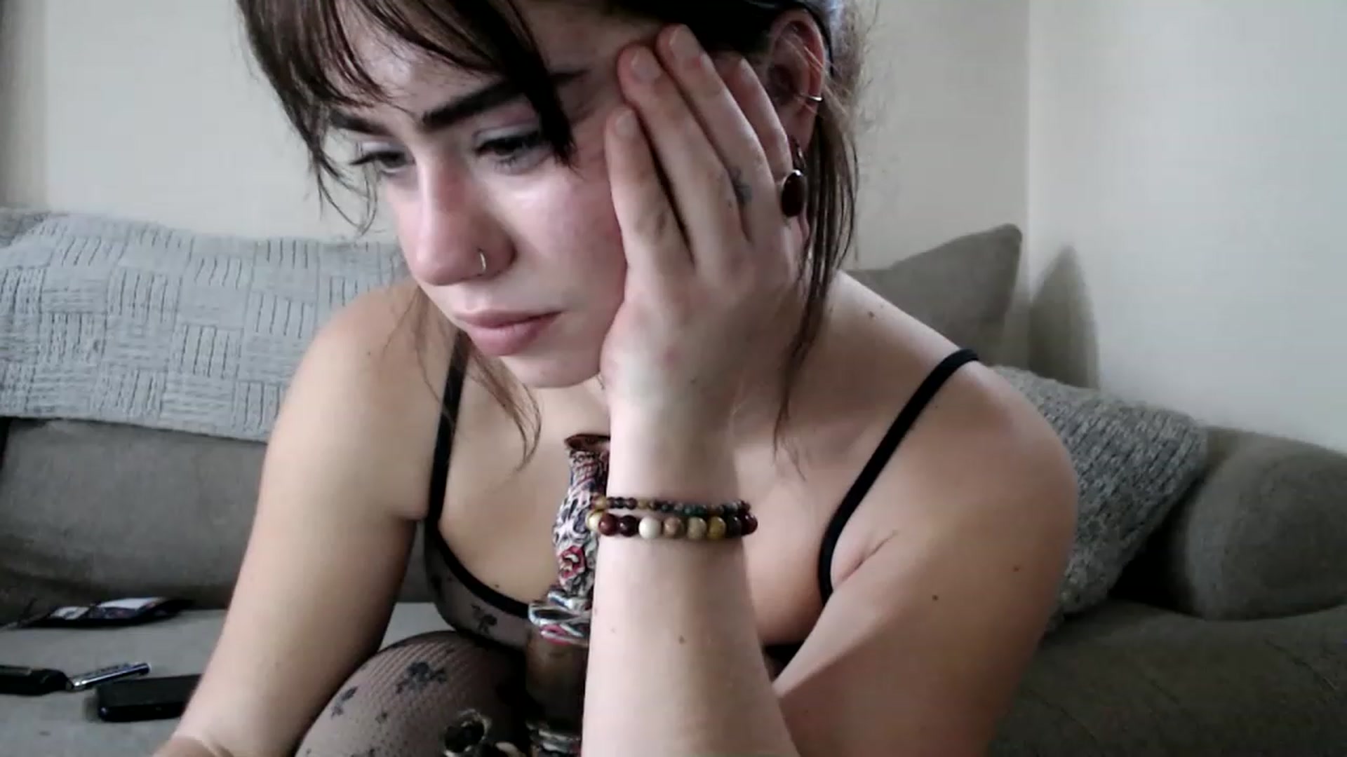 Gallery image thumbnail from Bluntgirl's myfreecams stream on, 12/05/2022, 24:32 image 3 of 20