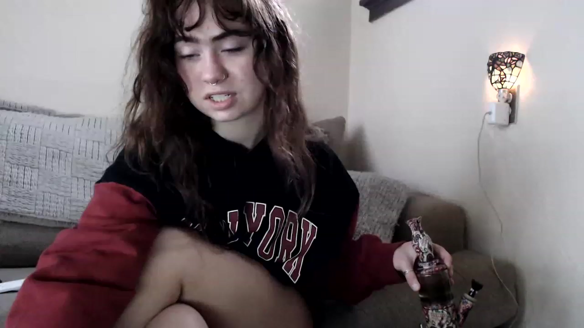 Gallery image thumbnail from Bluntgirl's myfreecams stream on, 12/20/2022, 20:48 image 17 of 20
