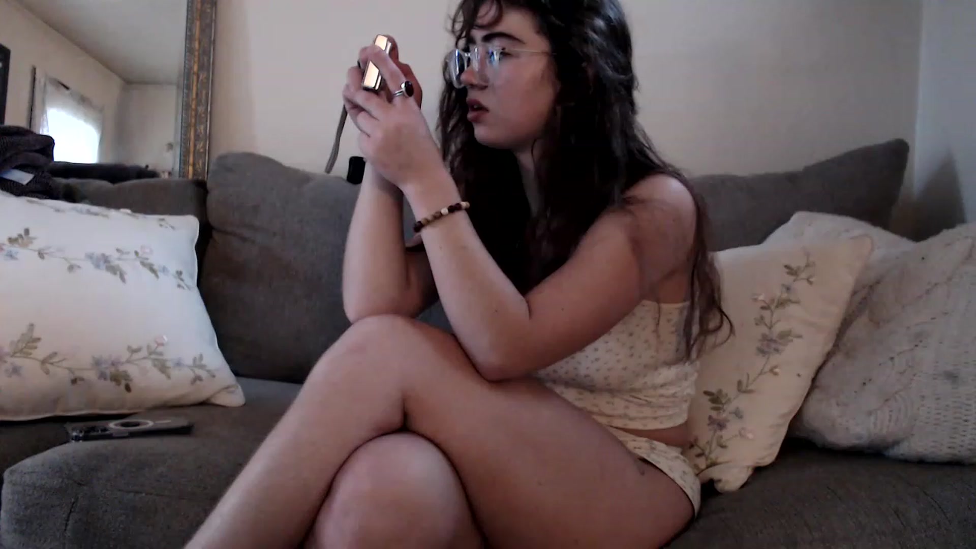 Gallery image thumbnail from Bluntgirl's myfreecams stream on, 01/18/2023, 19:46 image 4 of 20