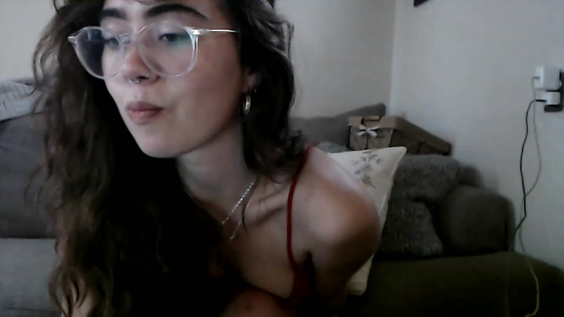 Gallery image thumbnail from Bluntgirl's myfreecams stream on, 01/20/2023, 21:45 image 10 of 20