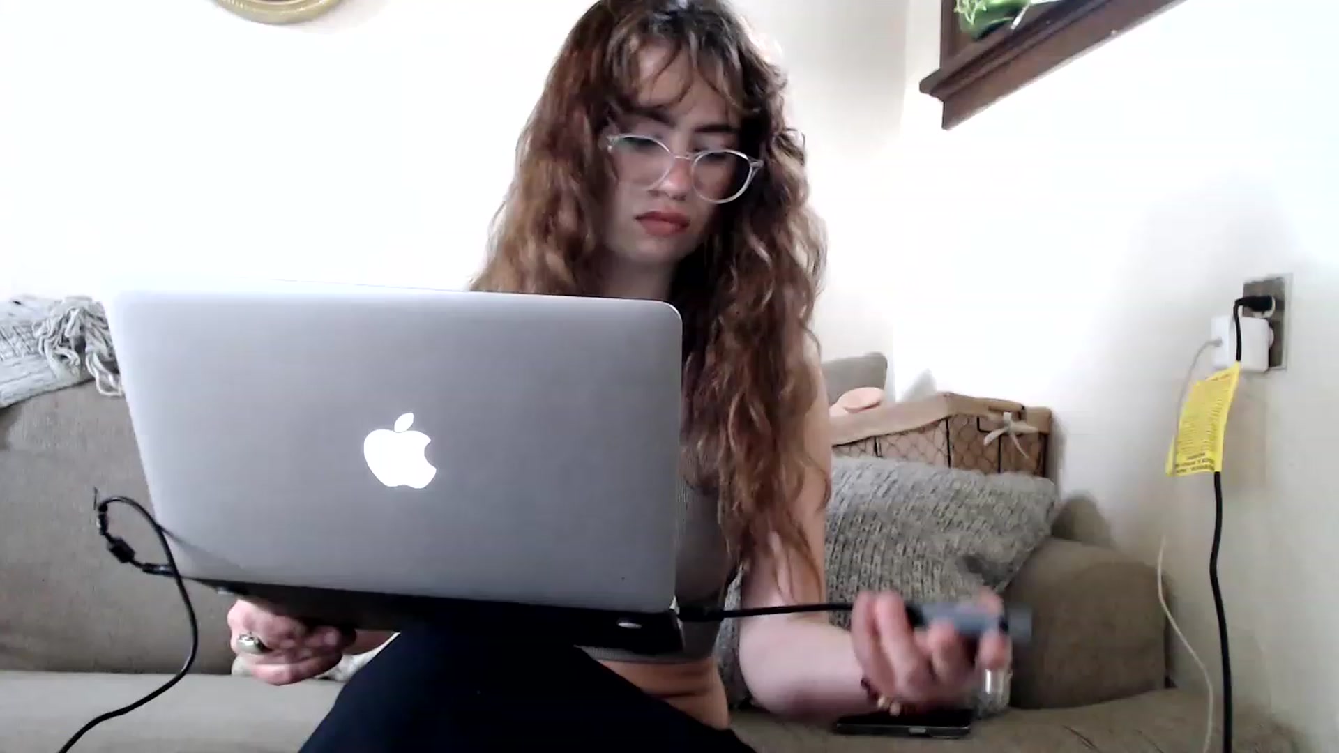 Gallery image thumbnail from Bluntgirl's myfreecams stream on, 01/21/2023, 20:59 image 6 of 20