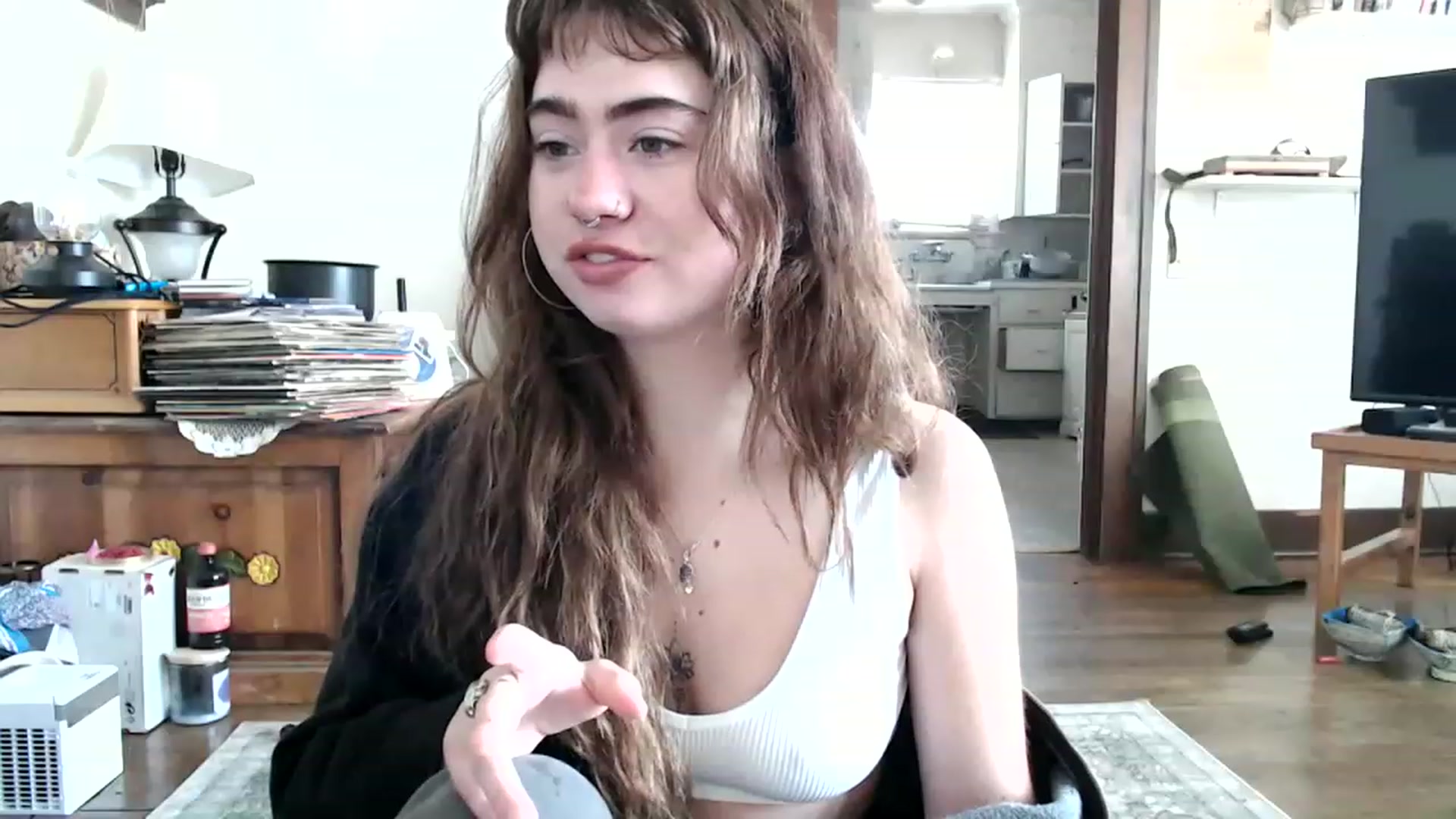Gallery image thumbnail from Bluntgirl's myfreecams stream on, 02/06/2023, 19:23 image 2 of 20