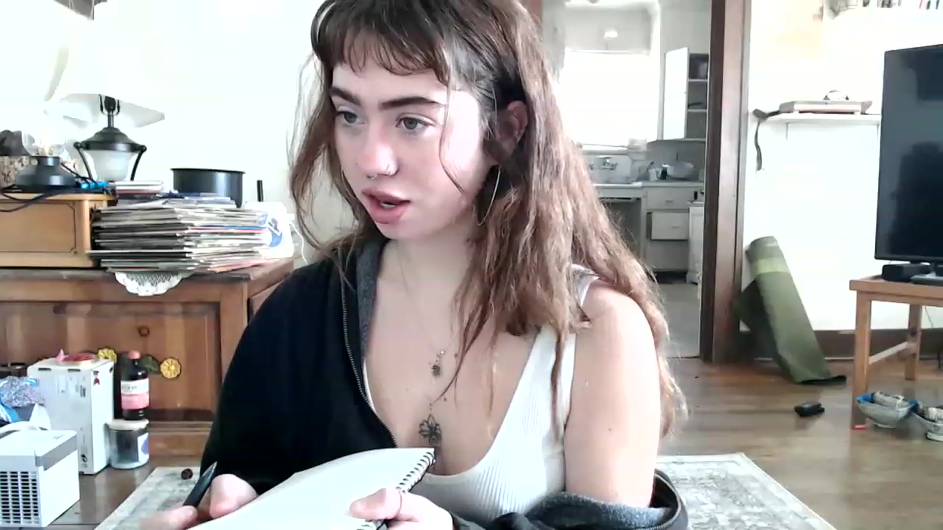 Gallery image thumbnail from Bluntgirl's myfreecams stream on, 02/06/2023, 19:23 image 3 of 20