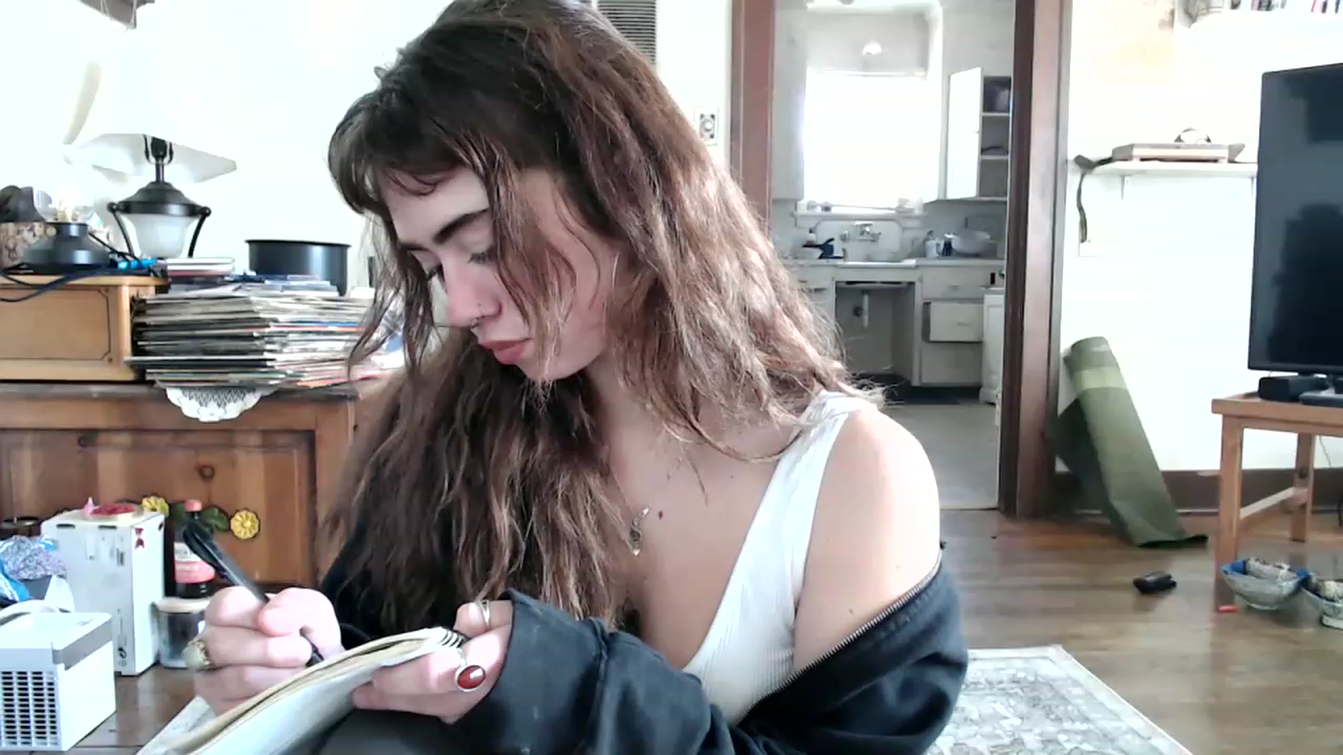 Gallery image thumbnail from Bluntgirl's myfreecams stream on, 02/06/2023, 19:23 image 1 of 20