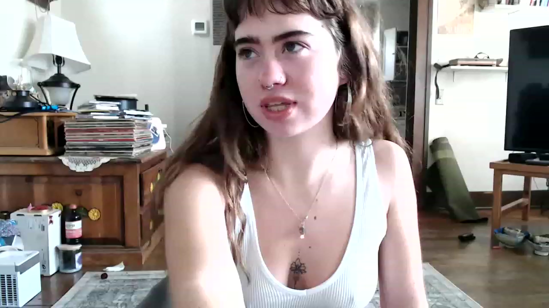 Gallery image thumbnail from Bluntgirl's myfreecams stream on, 02/06/2023, 20:26 image 3 of 20