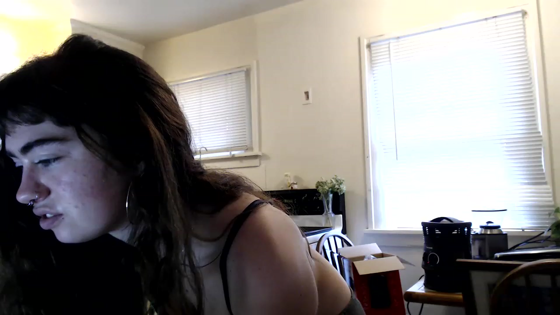 Gallery image thumbnail from Bluntgirl's myfreecams stream on, 02/07/2023, 19:52 image 8 of 20