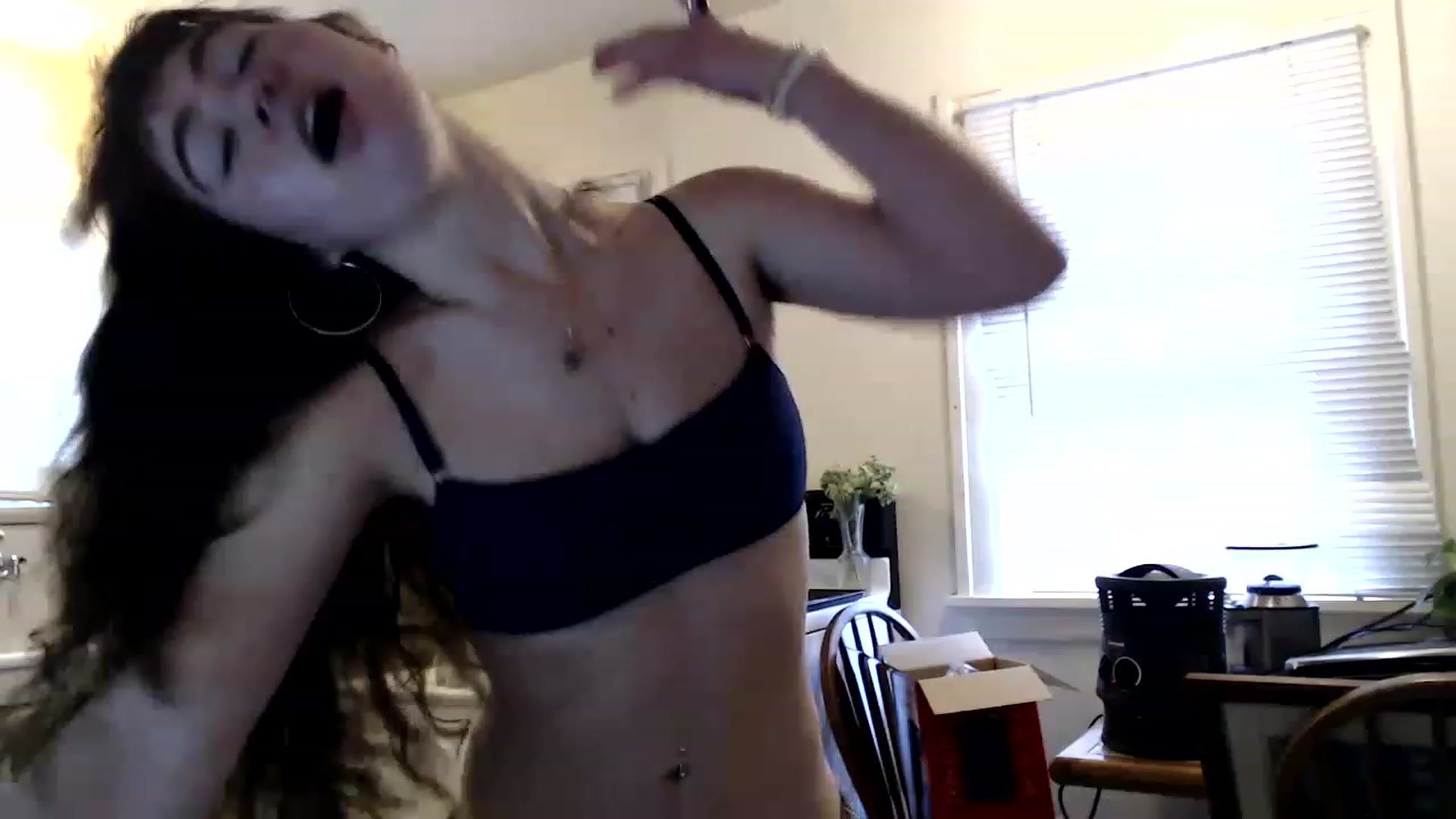 Gallery image thumbnail from Bluntgirl's myfreecams stream on, 02/07/2023, 19:52 image 13 of 20