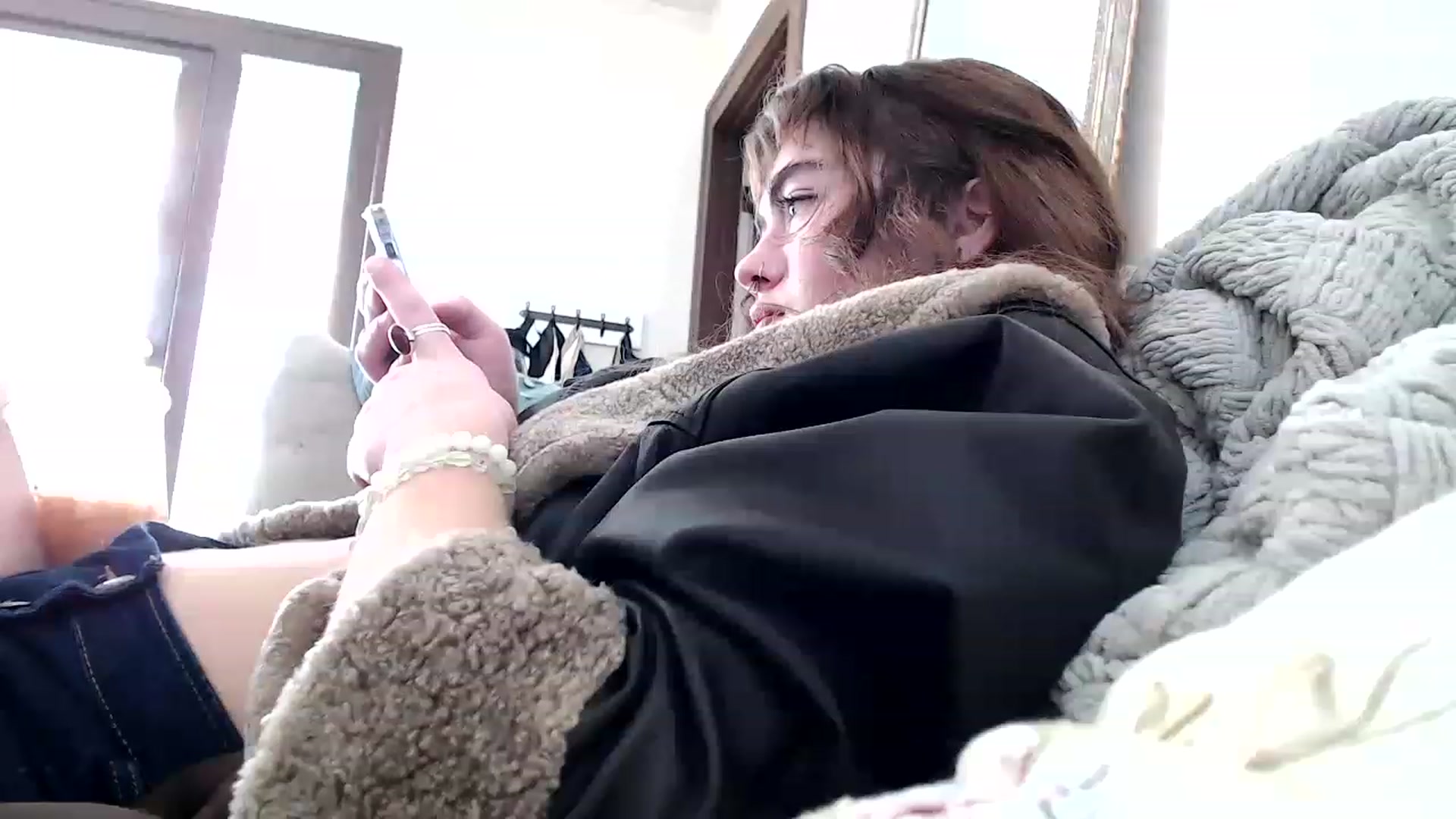Gallery image thumbnail from Bluntgirl's myfreecams stream on, 02/14/2023, 22:24 image 14 of 20