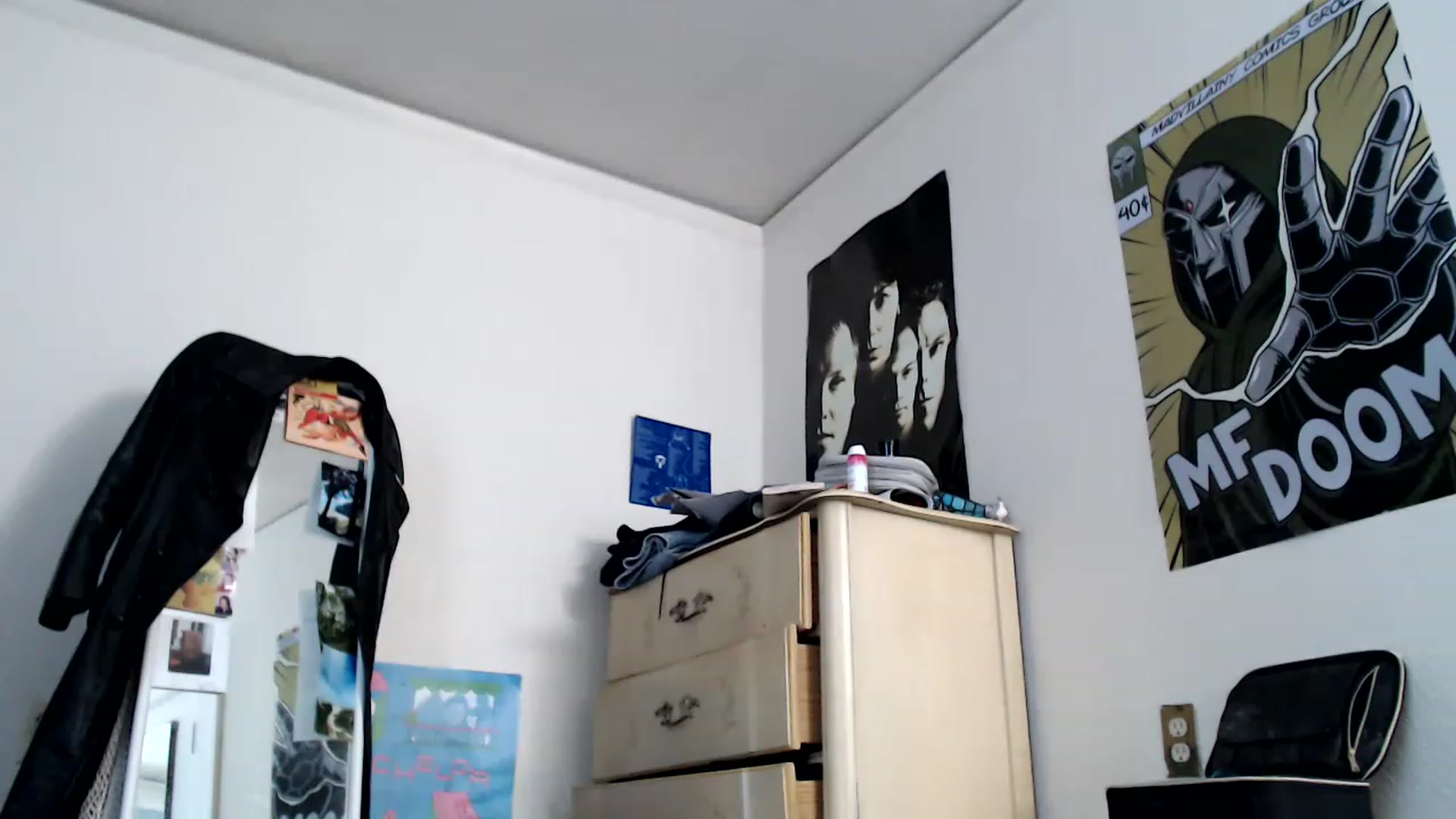 Gallery image thumbnail from Bluntgirl's myfreecams stream on, 02/14/2023, 22:24 image 8 of 20