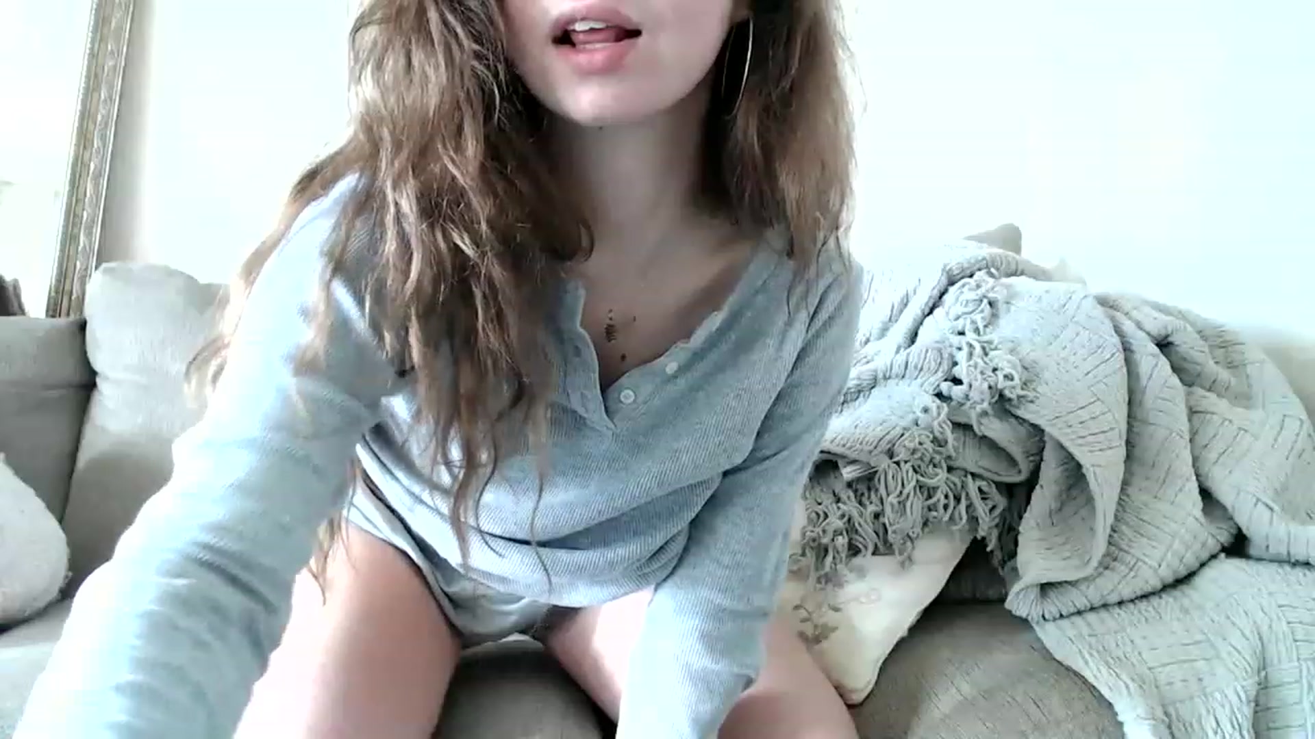 Gallery image thumbnail from Bluntgirl's myfreecams stream on, 02/15/2023, 21:06 image 18 of 20