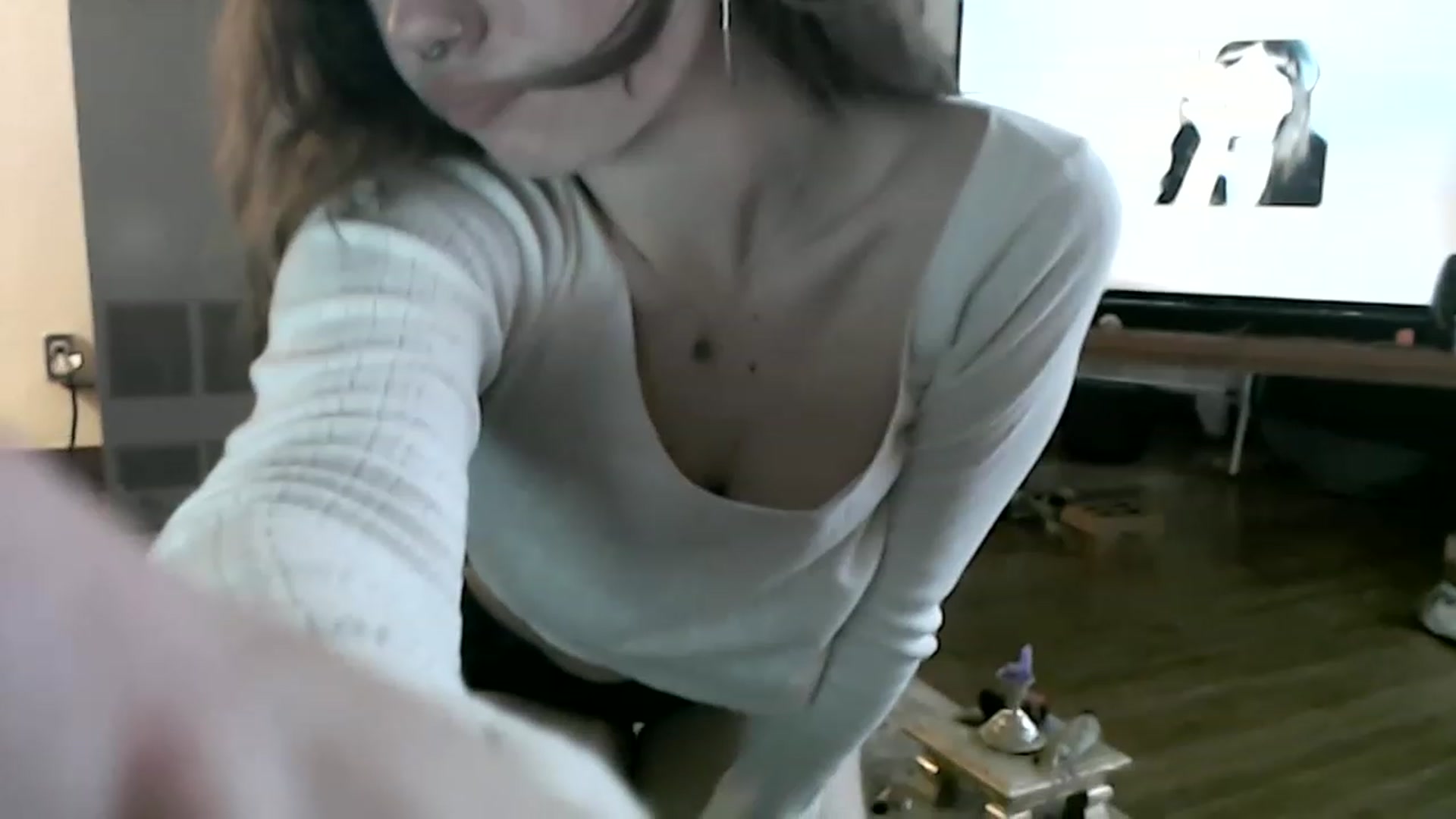 Gallery image thumbnail from Bluntgirl's myfreecams stream on, 02/22/2023, 20:45 image 20 of 20
