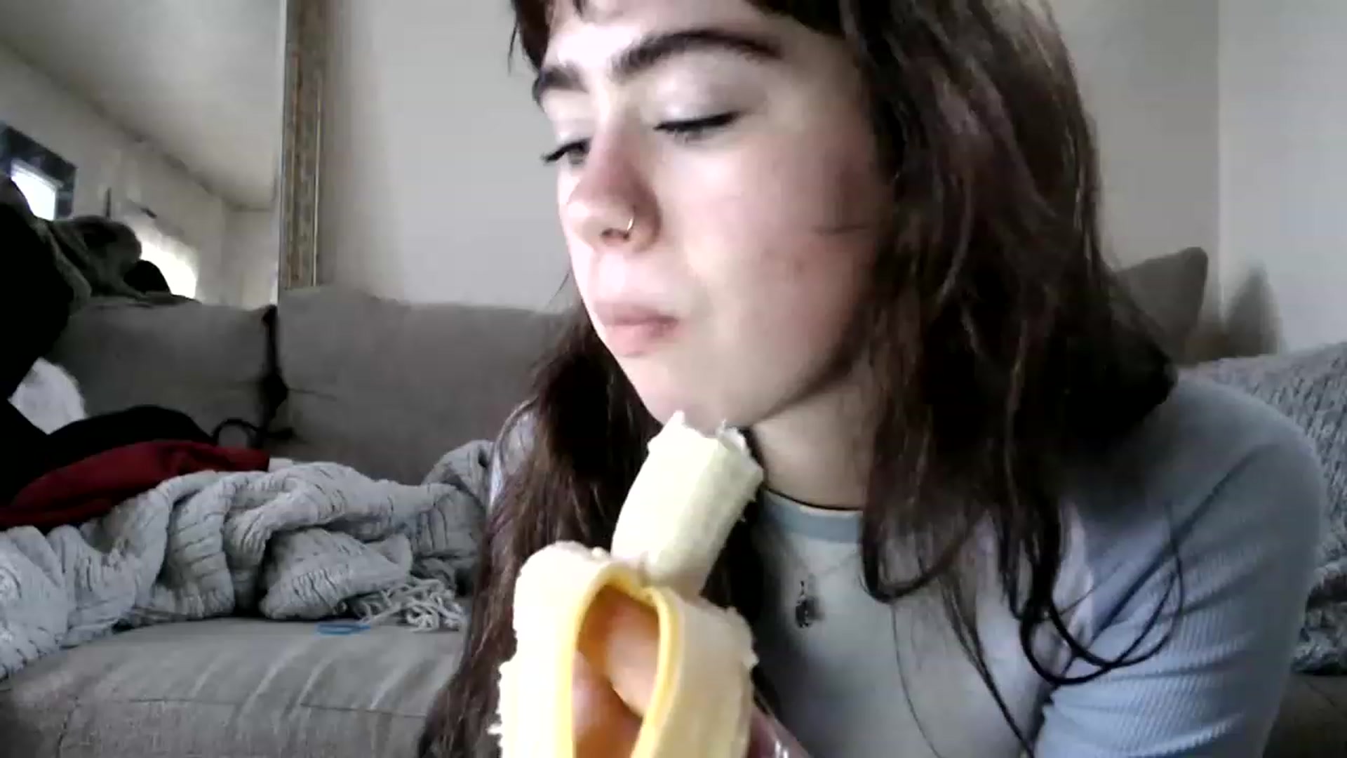 Gallery image thumbnail from Bluntgirl's myfreecams stream on, 02/28/2023, 23:44 image 16 of 20