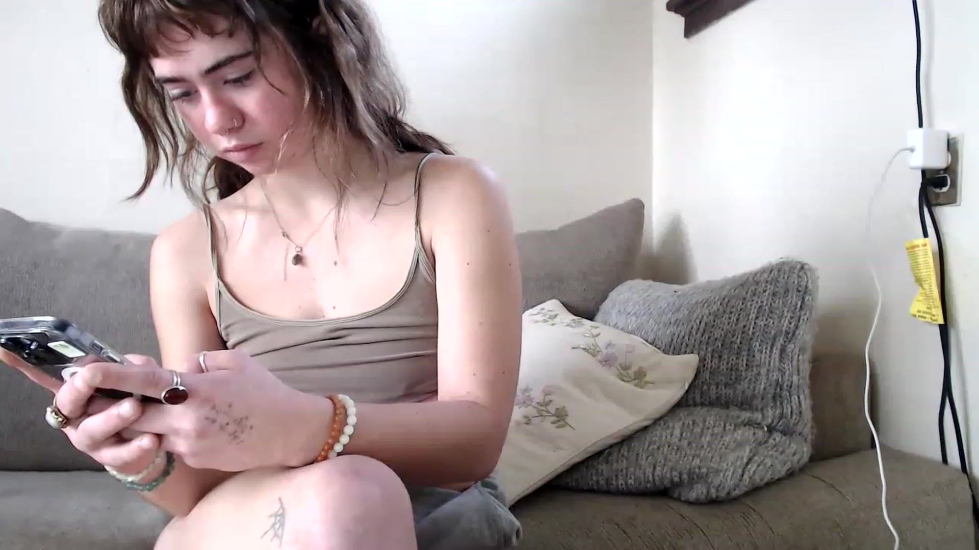 Gallery image thumbnail from Bluntgirl's myfreecams stream on, 03/15/2023, 20:59 image 6 of 20