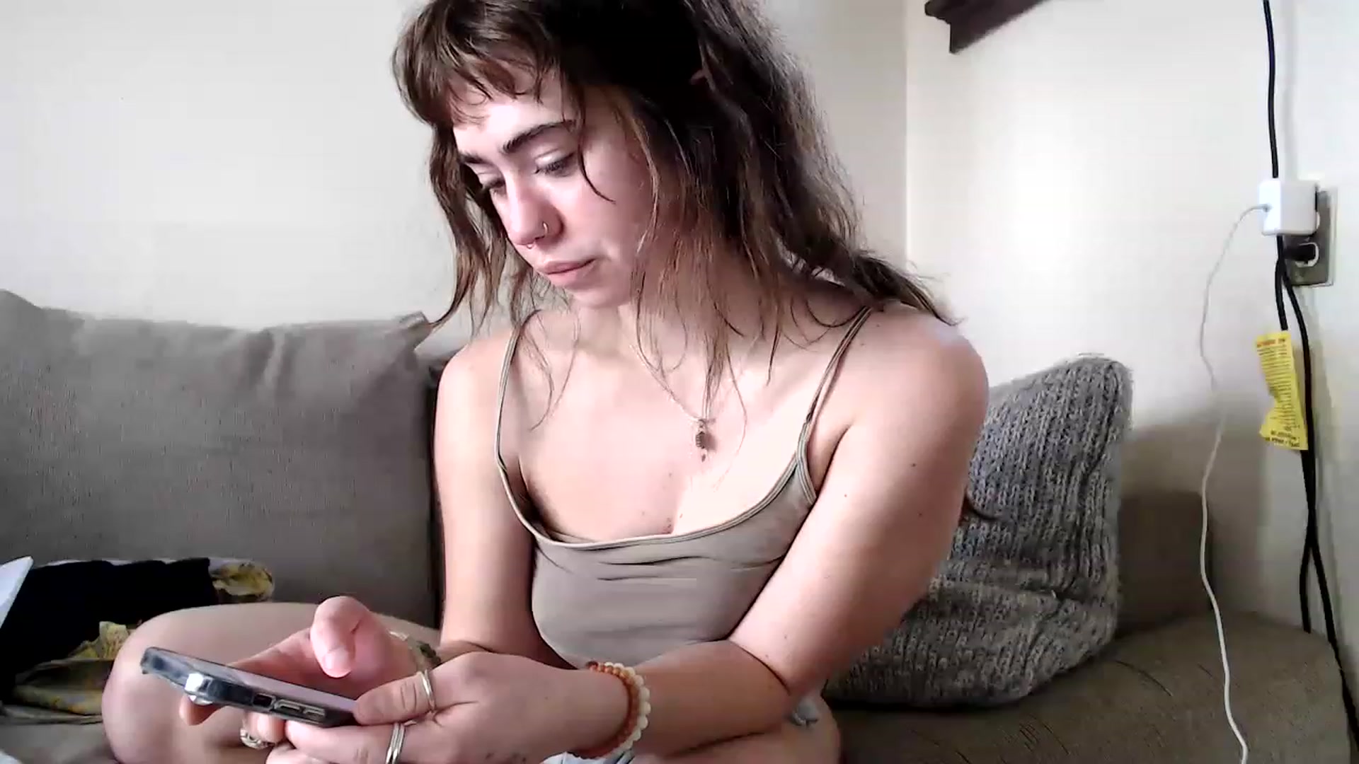 Gallery image thumbnail from Bluntgirl's myfreecams stream on, 03/15/2023, 20:59 image 10 of 20