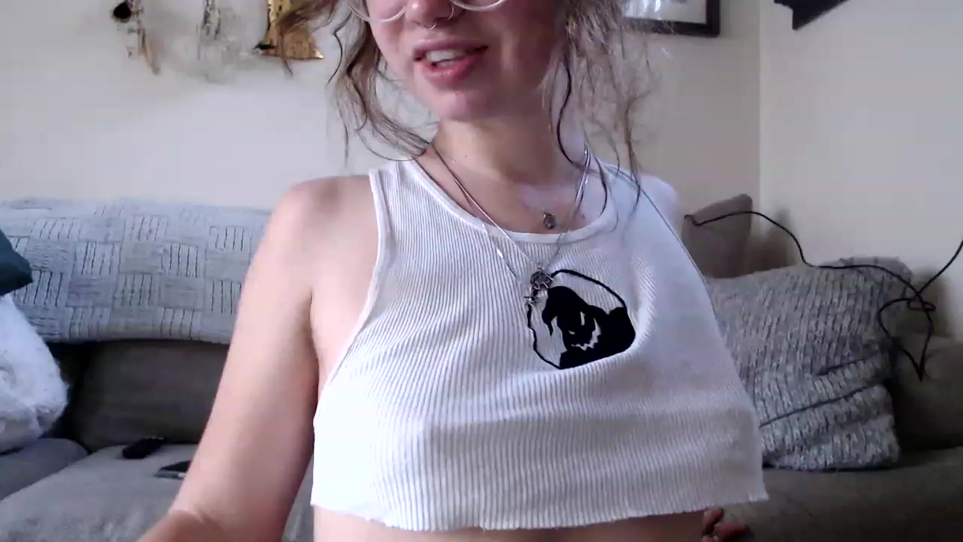 Gallery image thumbnail from Bluntgirl's myfreecams stream on, 03/24/2023, 19:12 image 7 of 20