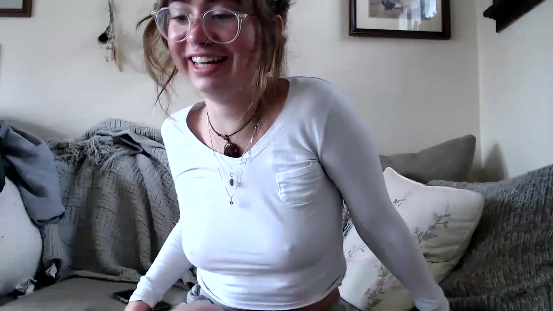 Gallery image thumbnail from Bluntgirl's myfreecams stream on, 03/29/2023, 18:56 image 19 of 20