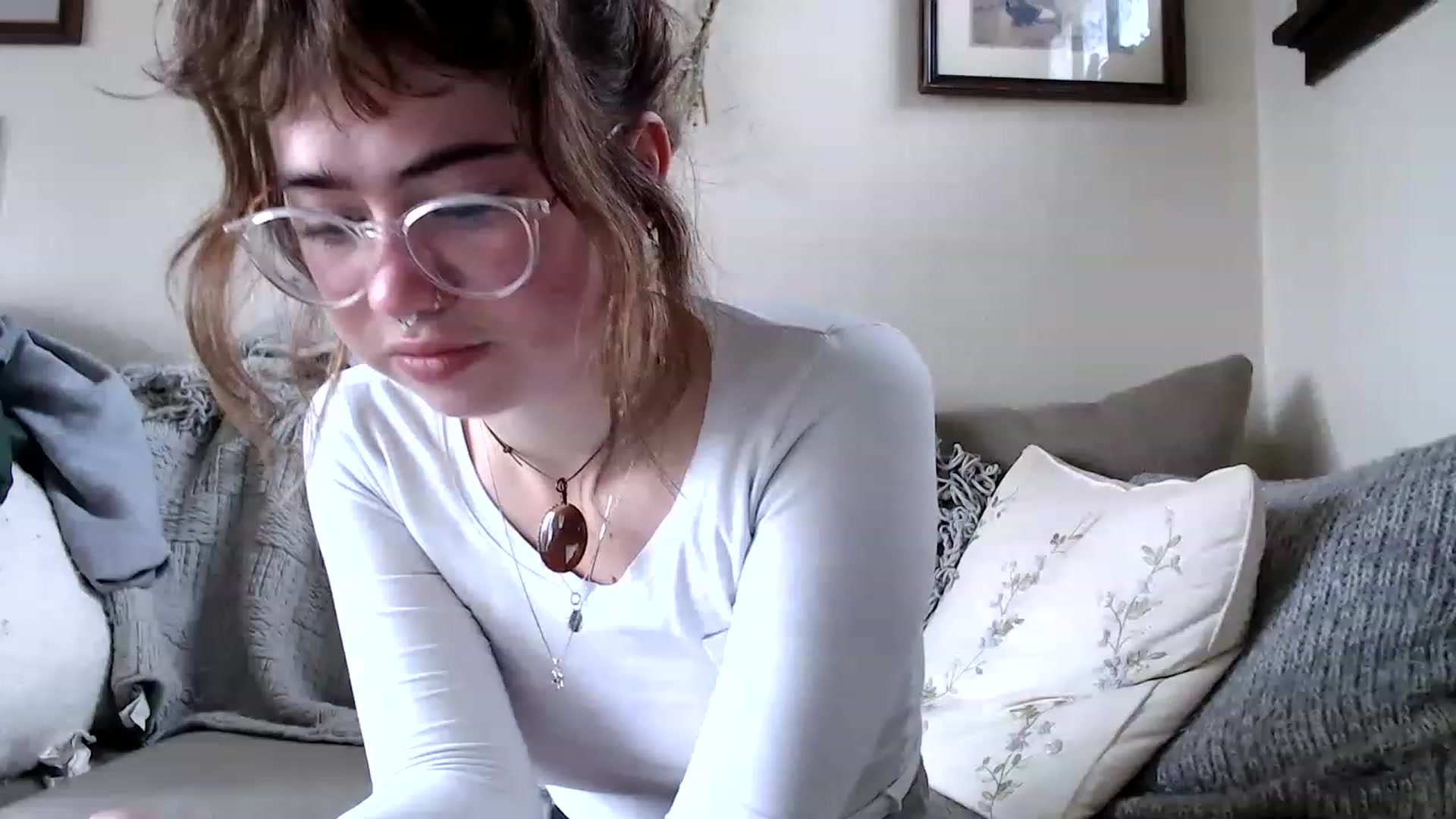 Gallery image thumbnail from Bluntgirl's myfreecams stream on, 03/29/2023, 18:56 image 4 of 20