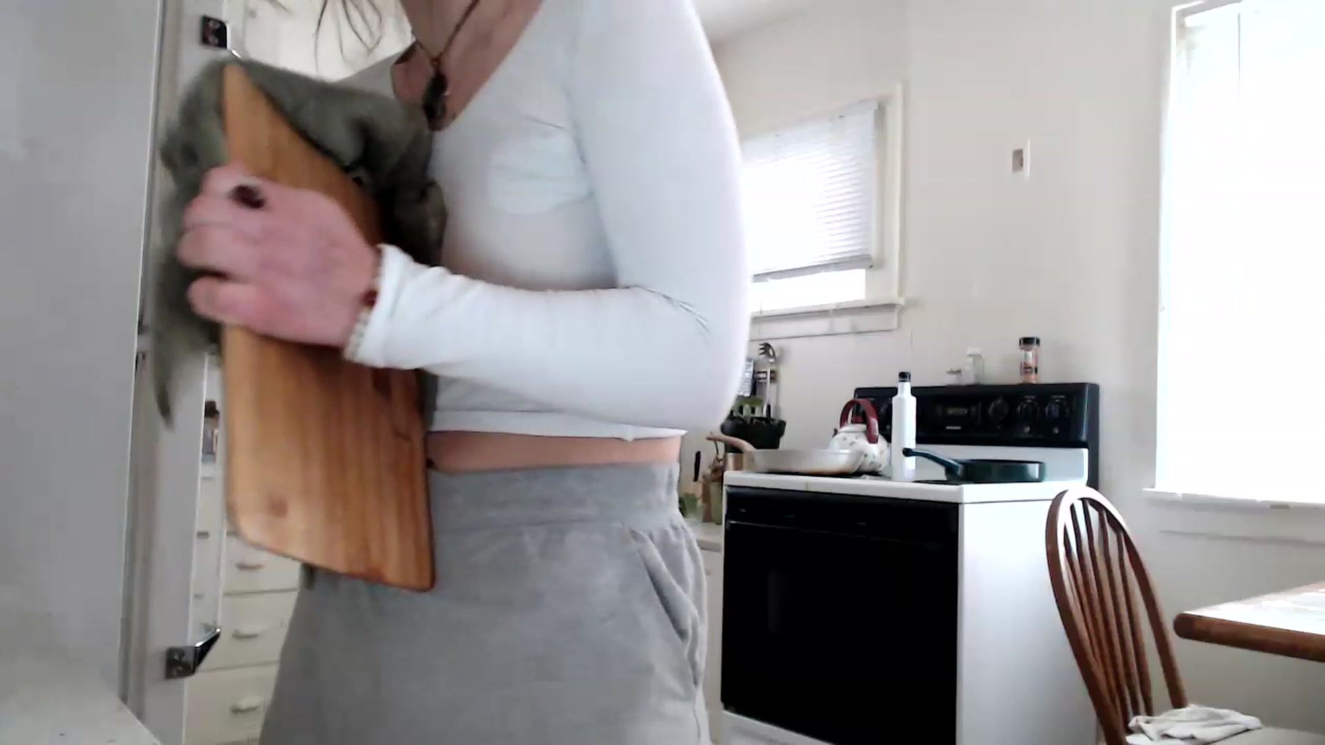 Gallery image thumbnail from Bluntgirl's myfreecams stream on, 03/29/2023, 21:33 image 10 of 20