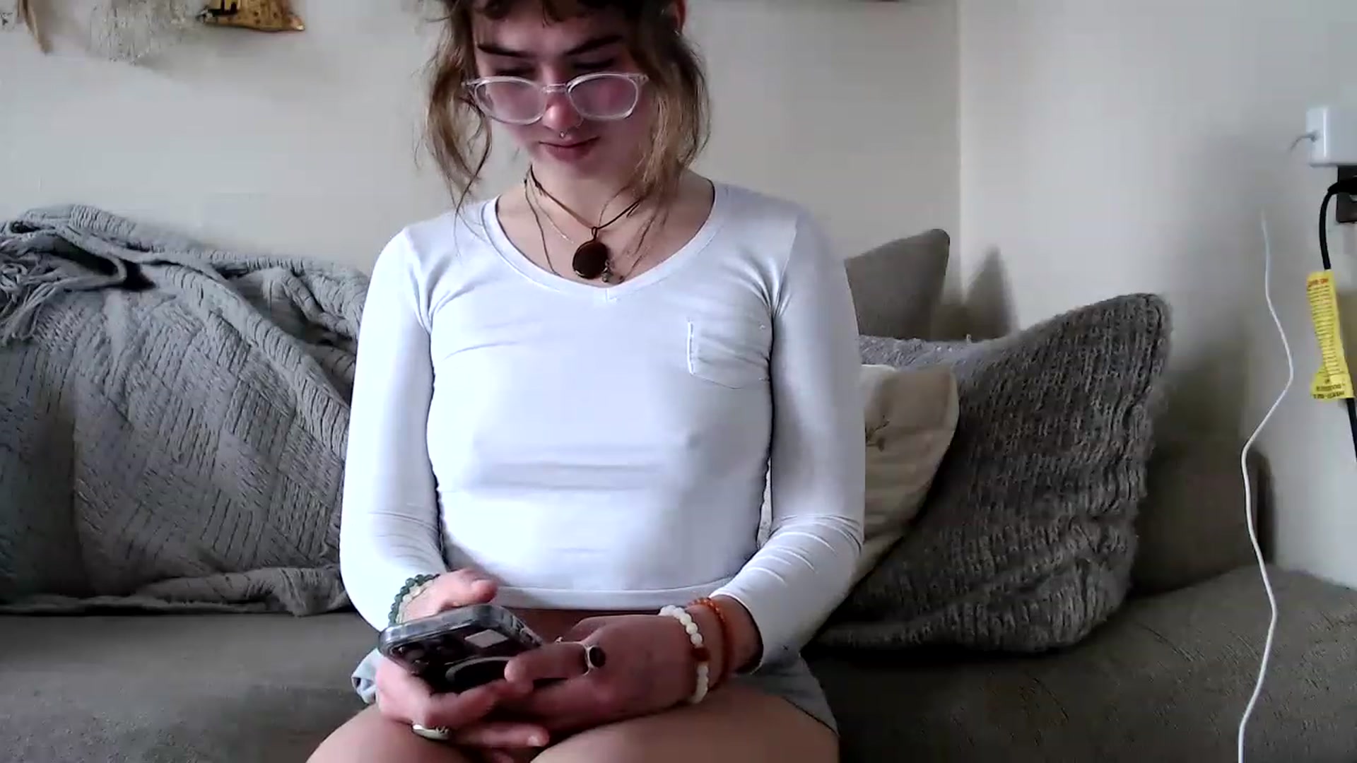 Gallery image thumbnail from Bluntgirl's myfreecams stream on, 03/29/2023, 21:33 image 8 of 20