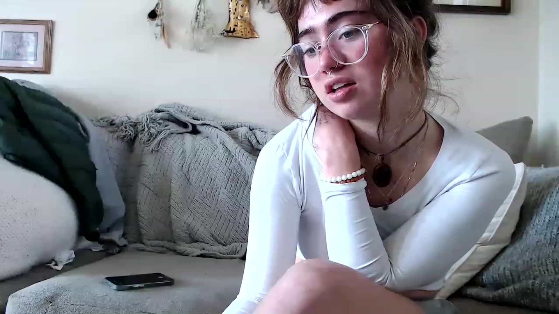 Gallery image thumbnail from Bluntgirl's myfreecams stream on, 03/29/2023, 21:33 image 18 of 20