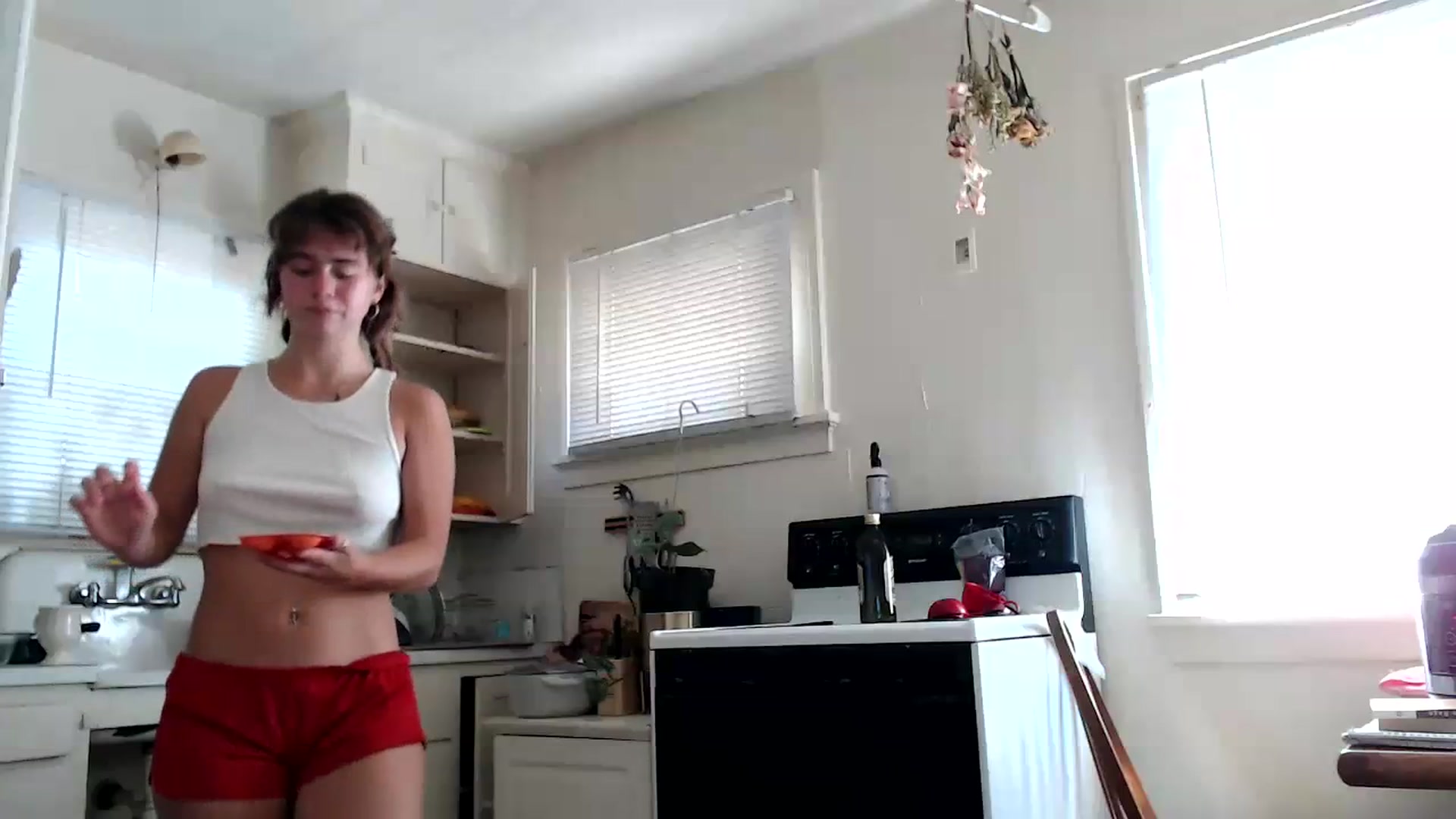 Gallery image thumbnail from Bluntgirl's myfreecams stream on, 07/28/2023, 22:54 image 11 of 20