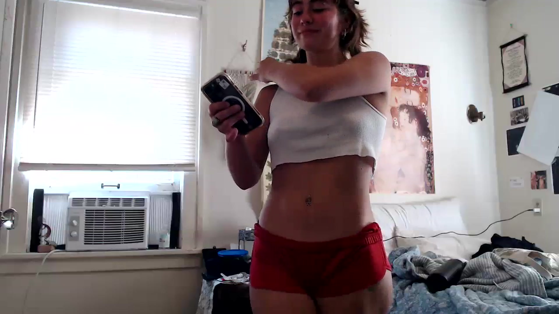 Gallery image thumbnail from Bluntgirl's myfreecams stream on, 07/28/2023, 22:54 image 6 of 20