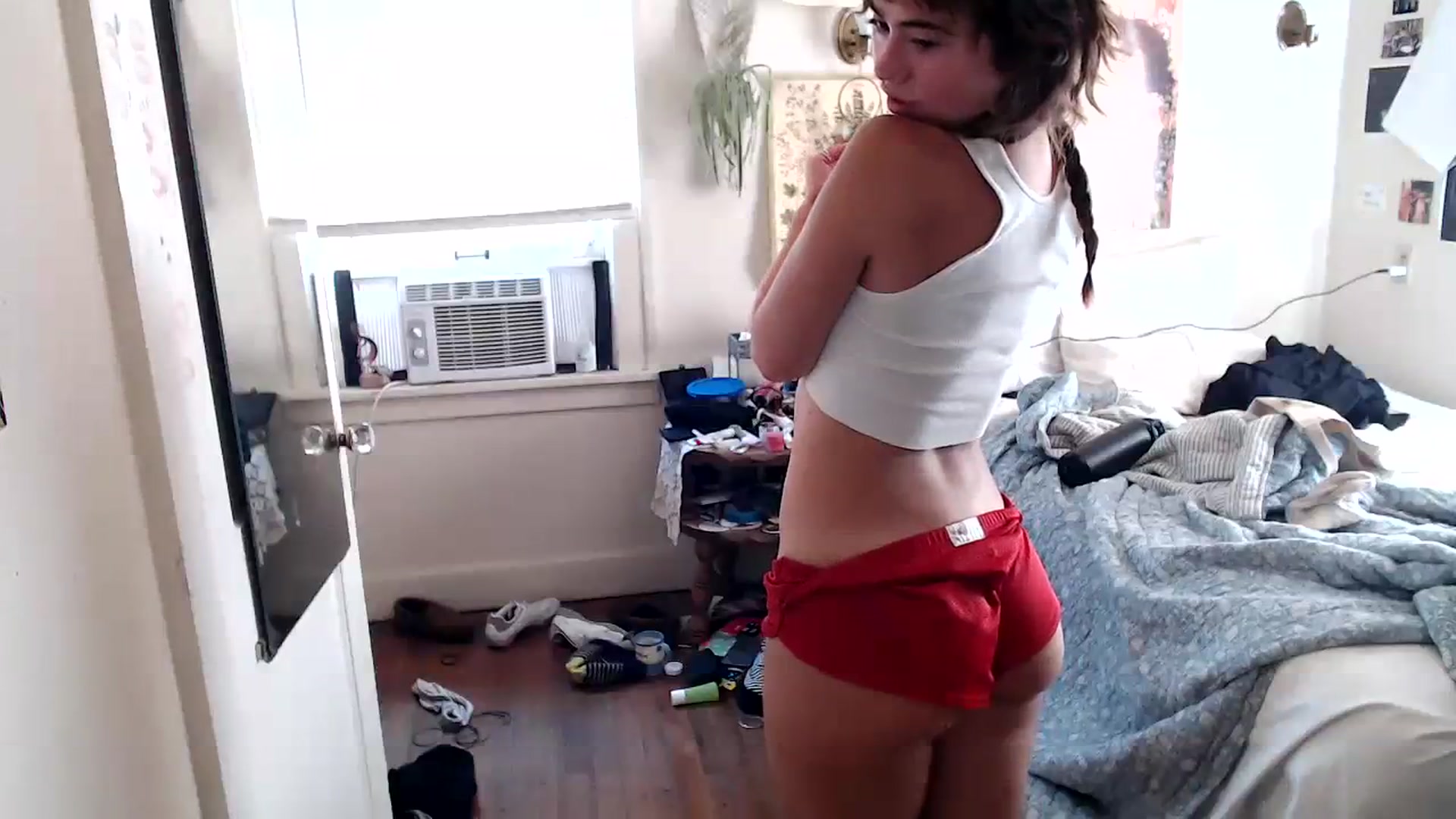 Gallery image thumbnail from Bluntgirl's myfreecams stream on, 07/28/2023, 22:54 image 16 of 20