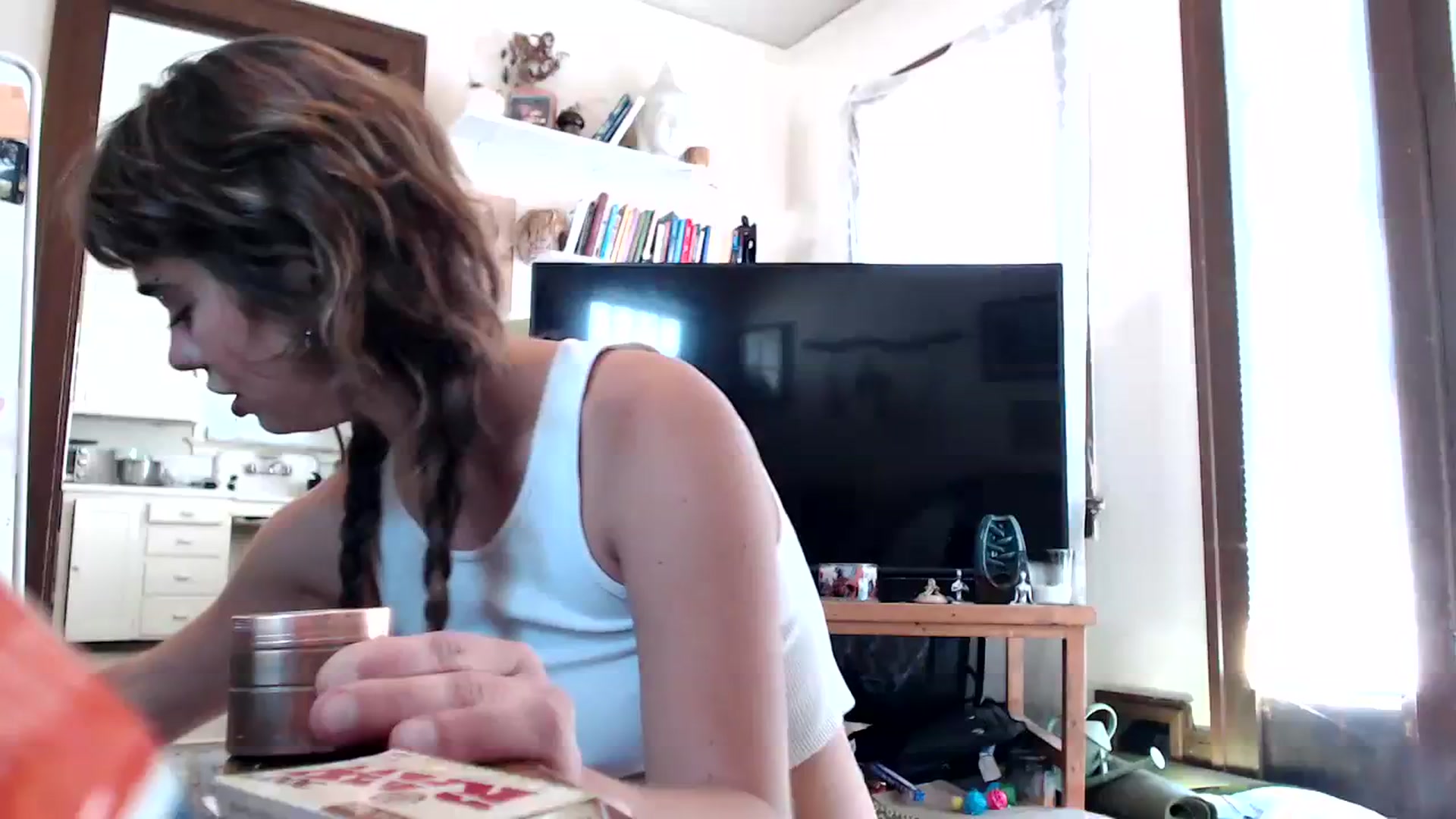 Gallery image thumbnail from Bluntgirl's myfreecams stream on, 07/28/2023, 23:33 image 14 of 20