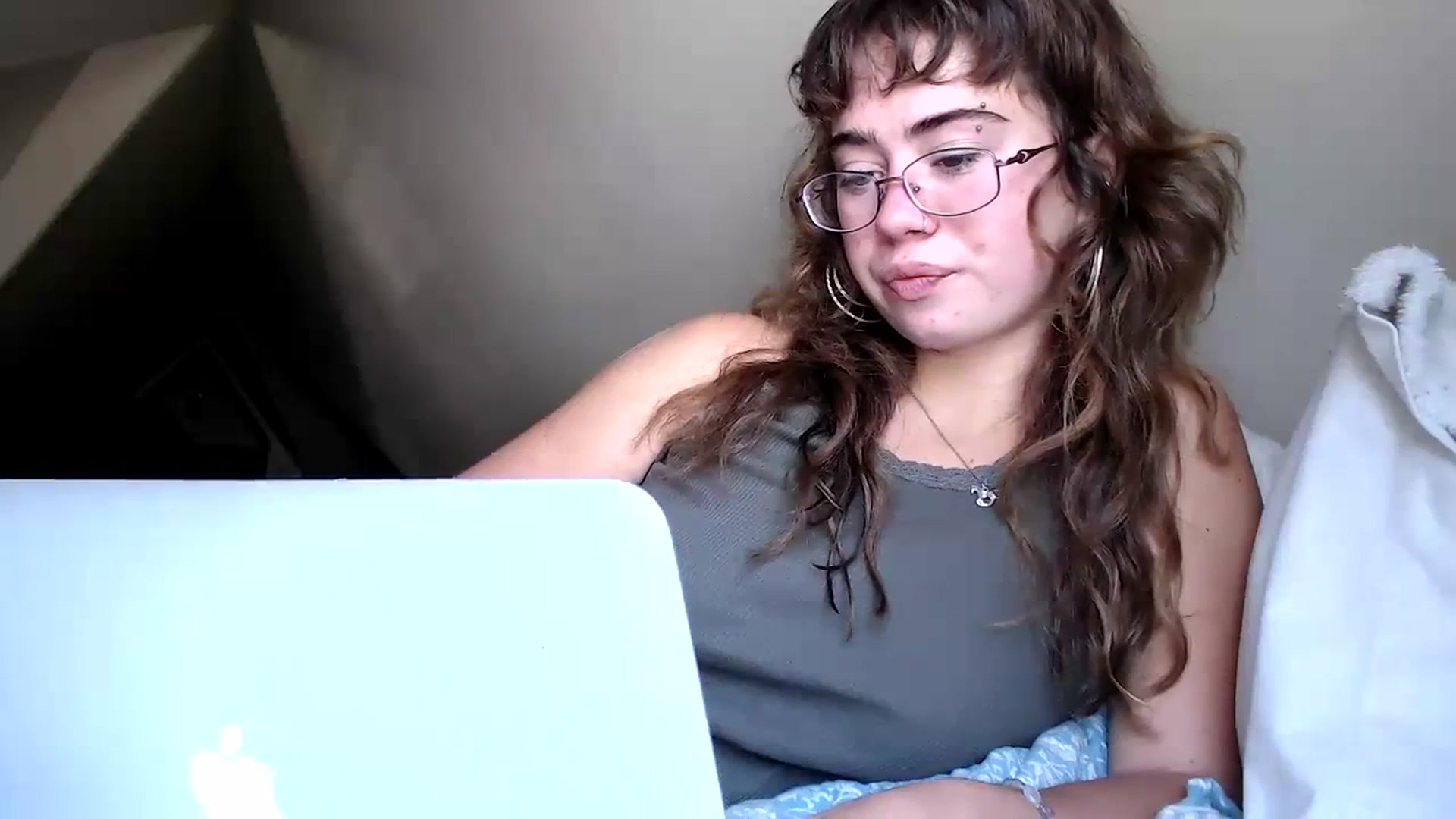 Gallery image thumbnail from Bluntgirl's myfreecams stream on, 09/16/2023, 20:29 image 15 of 20