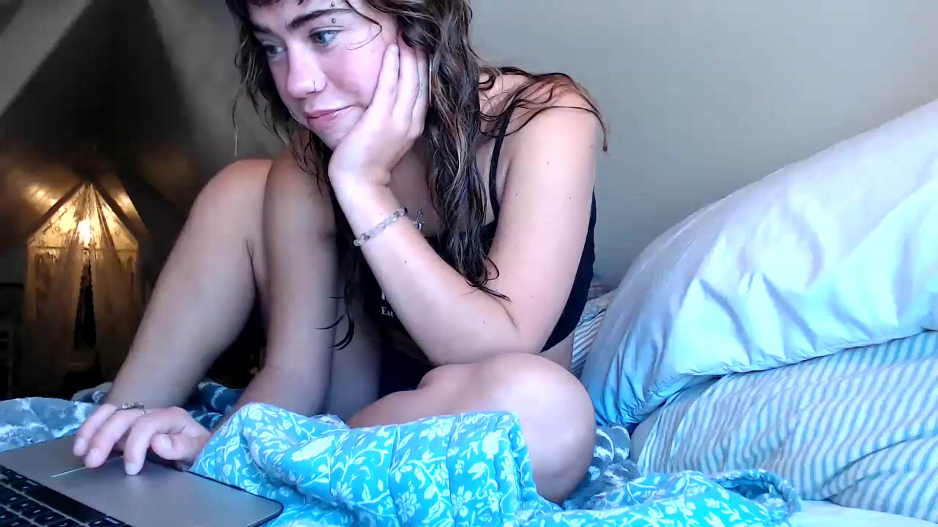 Gallery image thumbnail from Bluntgirl's myfreecams stream on, 09/22/2023, 20:13 image 1 of 20