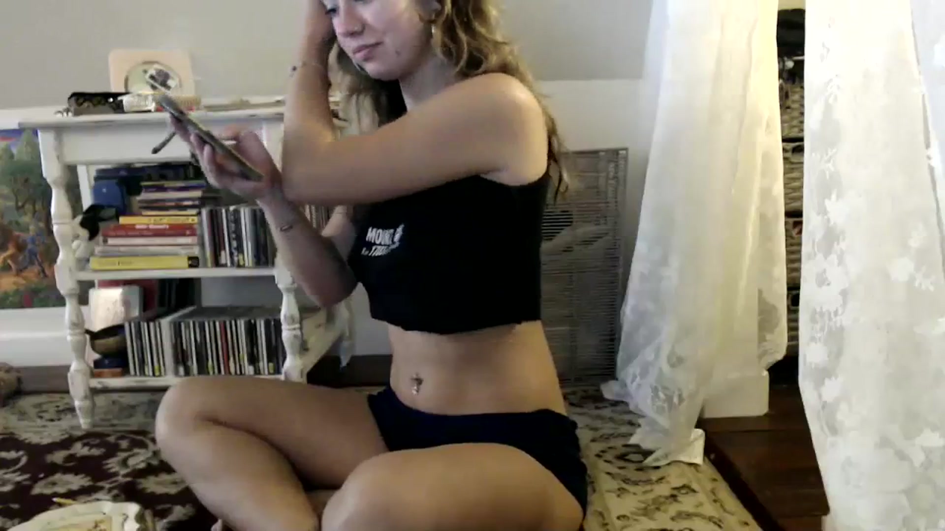 Gallery image thumbnail from Bluntgirl's myfreecams stream on, 09/22/2023, 20:41 image 14 of 20